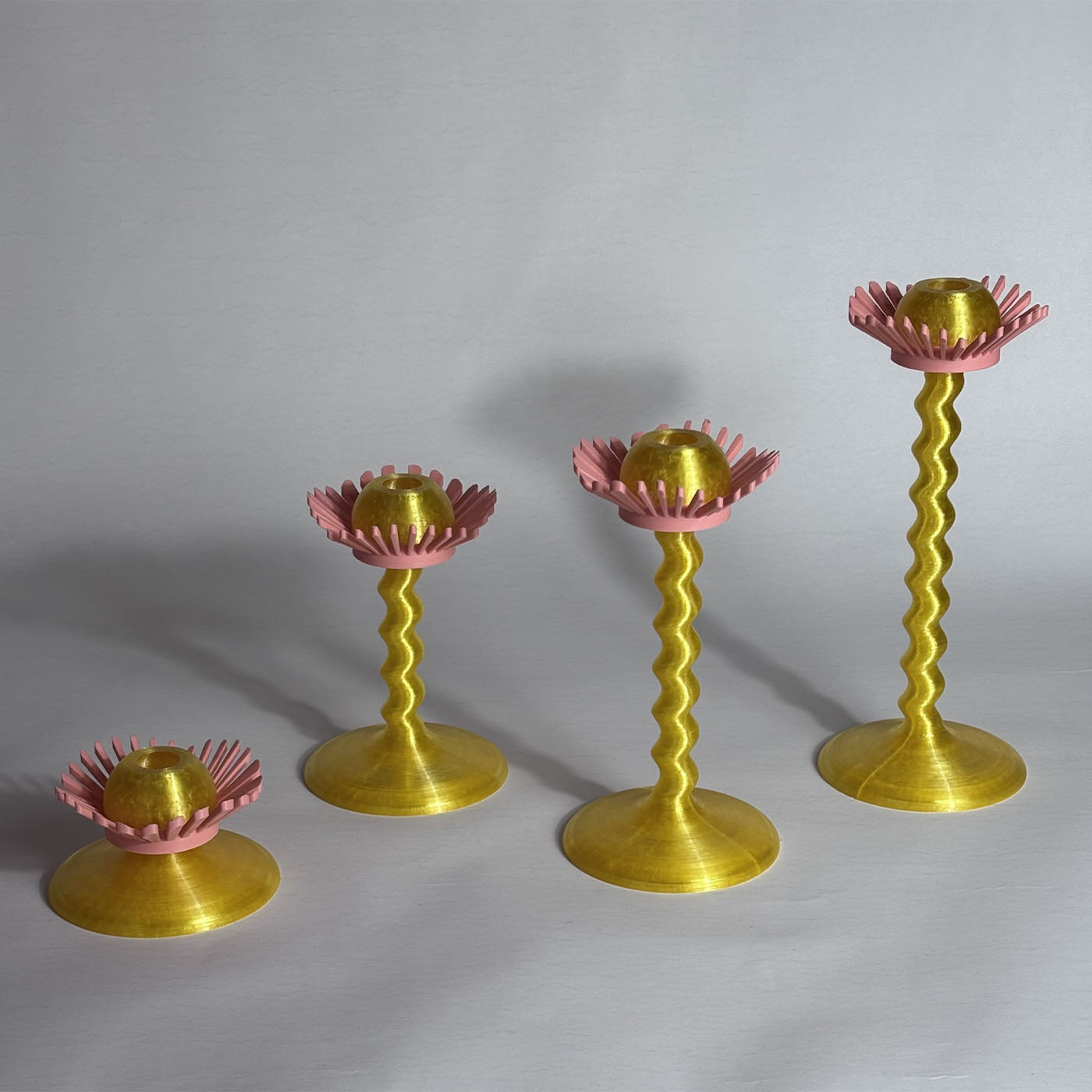 Set Of 4 Blooming Gold And Pink 3D Printed Candle Holders - Alternative view 1