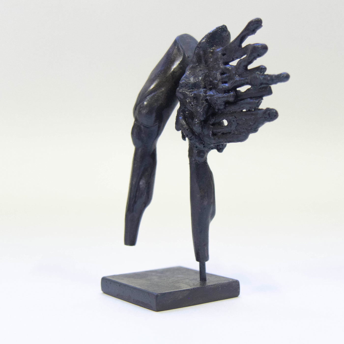 Legs To The Wind N.12 Sculpture by Lorenzo Quadalti - Alternative view 4