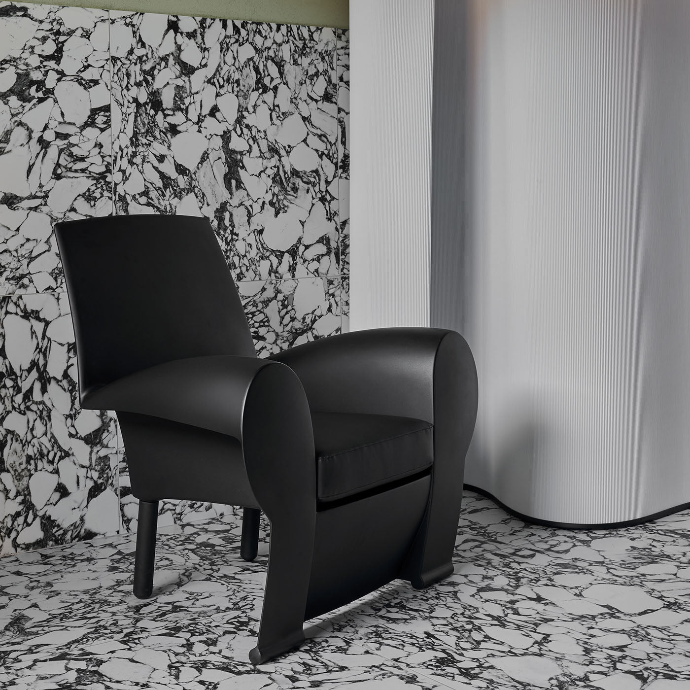 Richard III Black Armchair by Philippe Starck - Alternative view 2