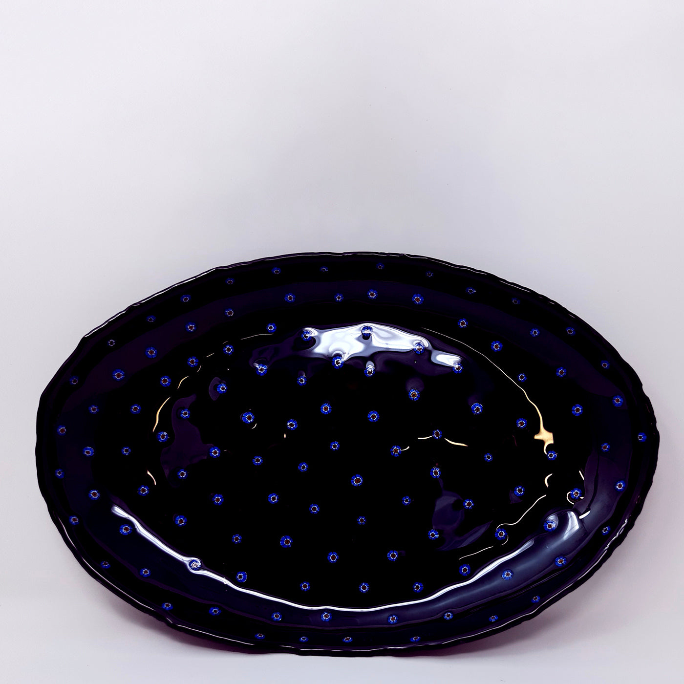 Piatto da portata in vetro nero con intarsi floreali di Murrini - Vista alternativa 1