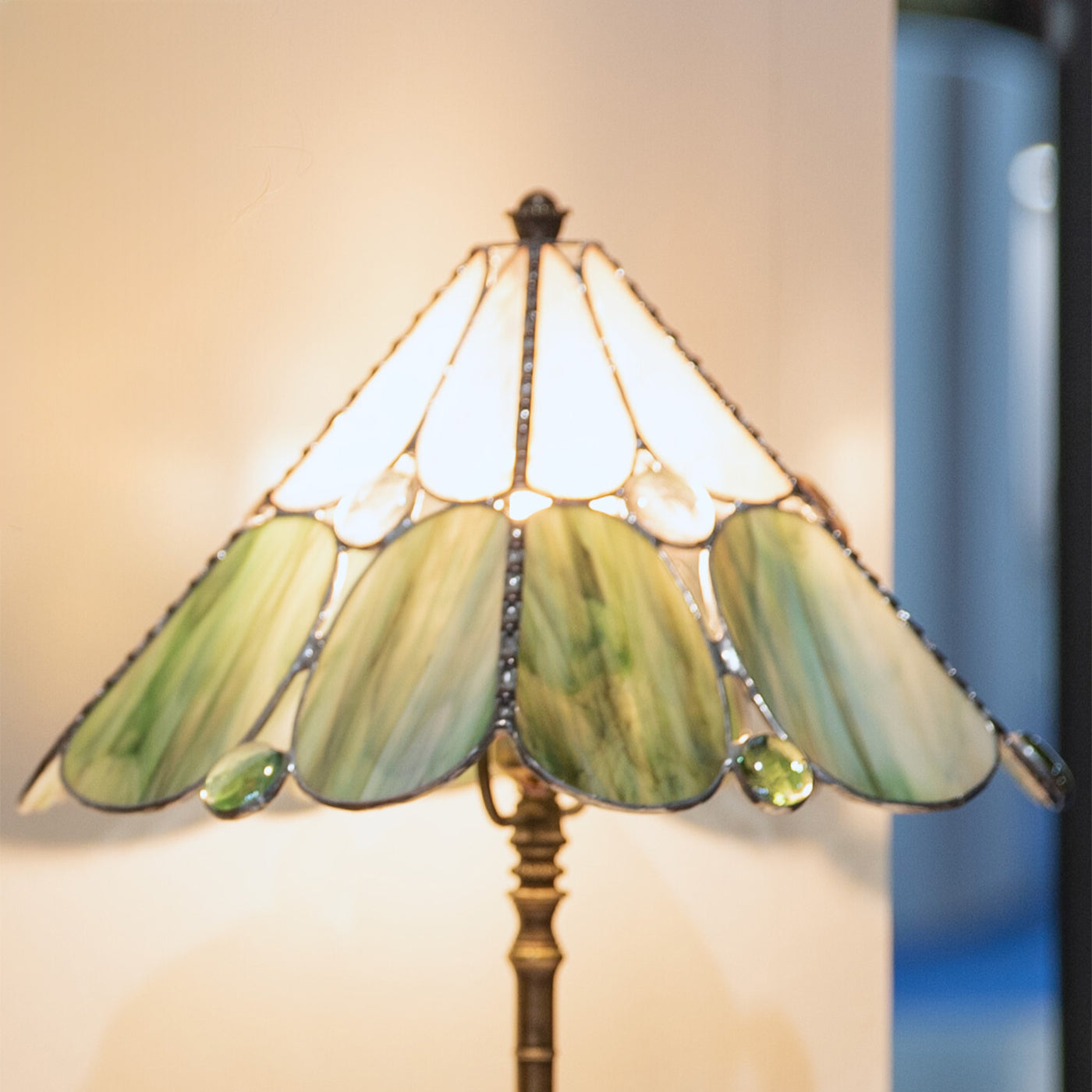 Lámpara de mesa Tiffany Preziosa en vidrio verde y blanco - Vista alternativa 2