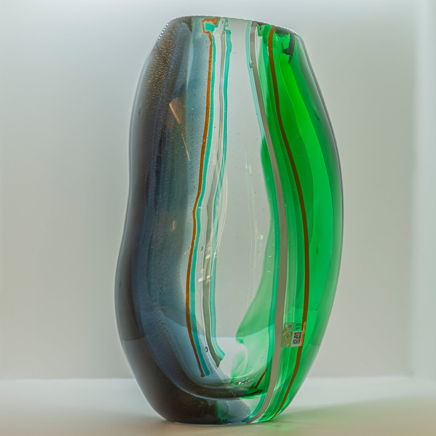 Terra Sculpture Vase - Alternative view 1
