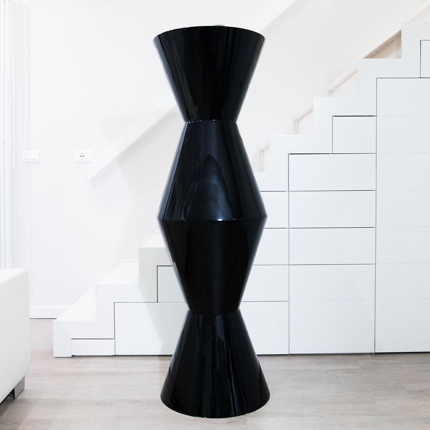 Vase noir FoRMA Poliedro de Simone Micheli - Vue alternative 2