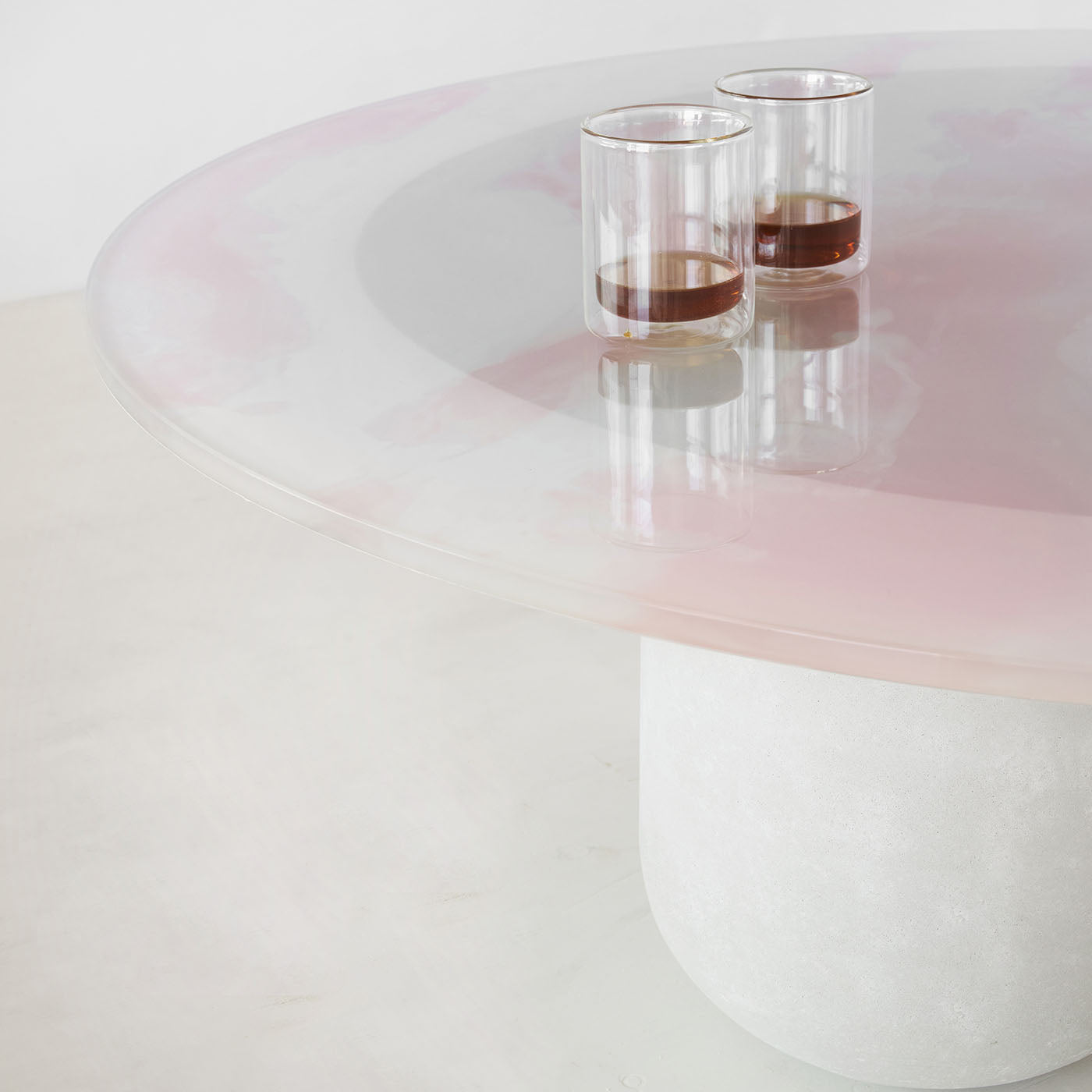 Trompe-L'Oeil Penelope Coffee Table - Alternative view 1