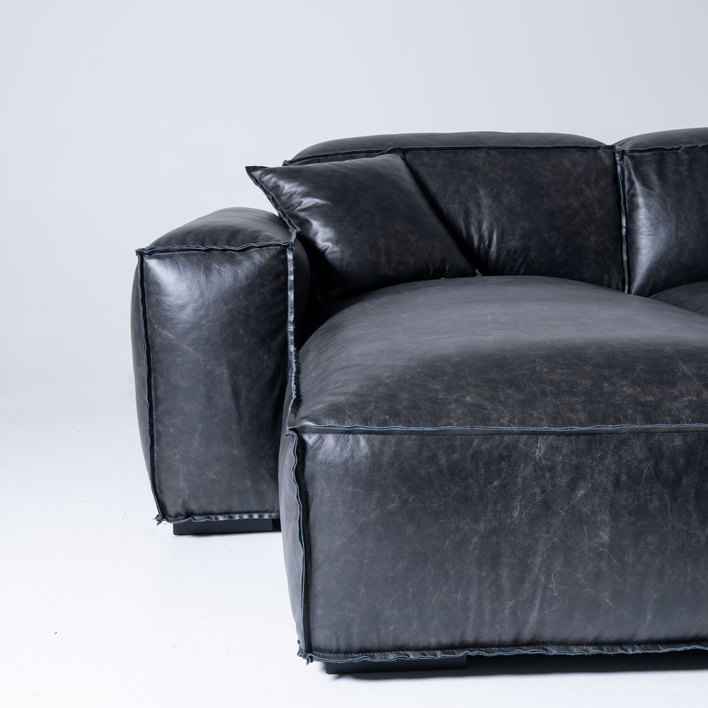 Placido Anthracite Leather Modular Sofa - Alternative view 2