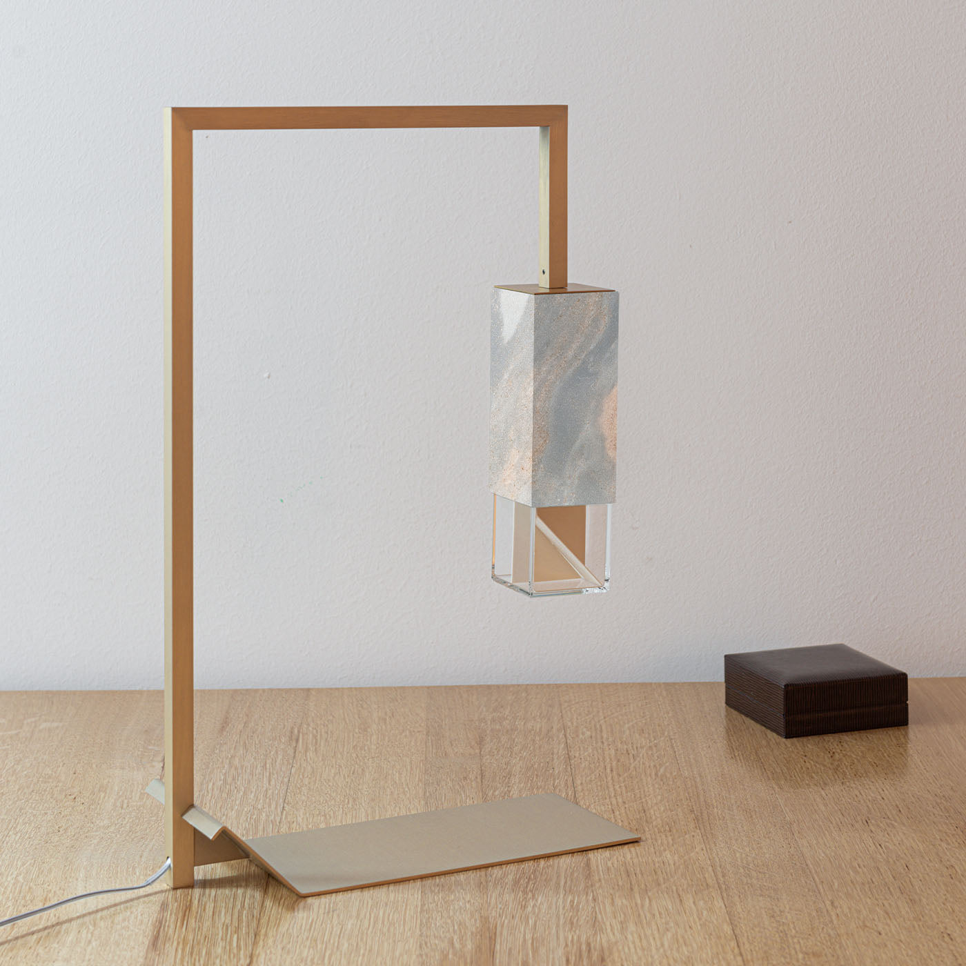 Lampe/Deux Lampe de table en marbre Palissandro Blu Nuvolato RE 01 - Vue alternative 1