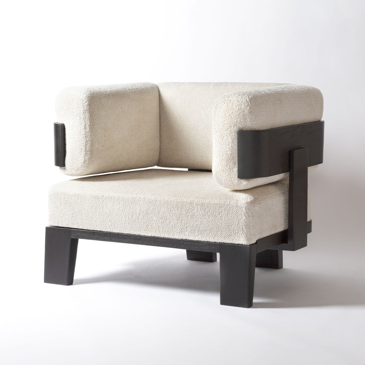 Llana Armchair - Alternative view 1