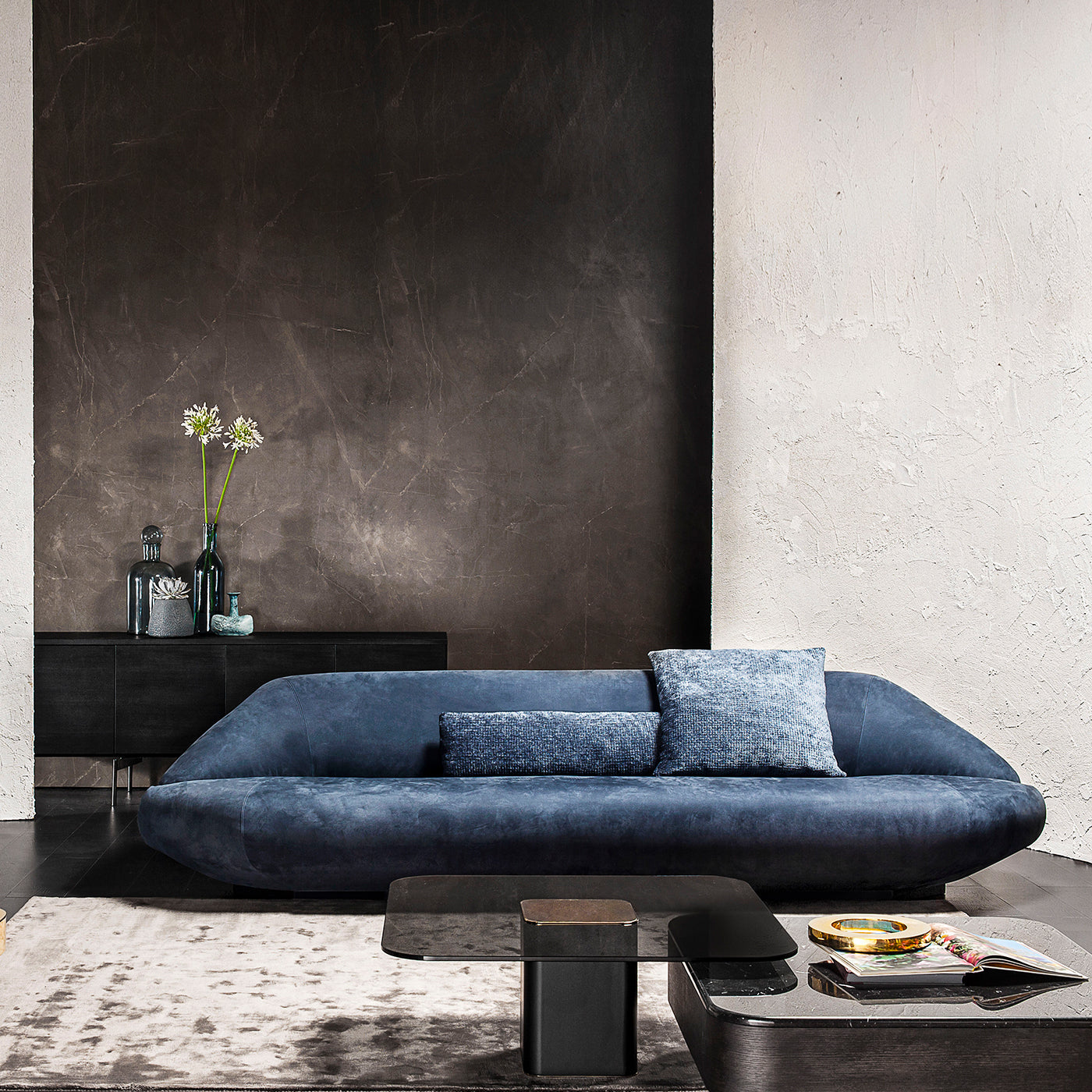 Bolid Blue Sofa by Gianluigi Landoni - Alternative view 1