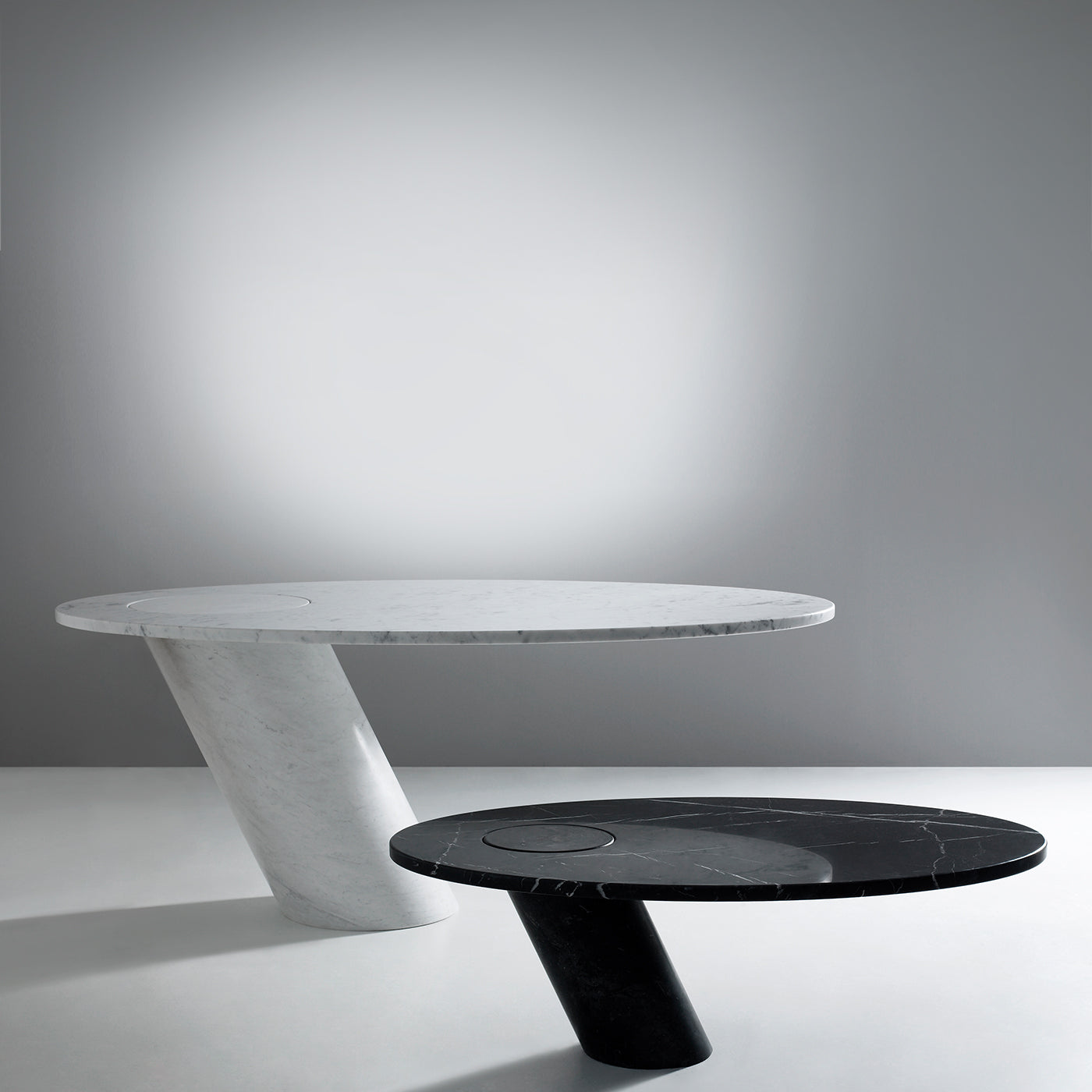 Eccentrico Oval Black Marquina Coffee Table by Angelo Mangiarotti - Alternative view 1