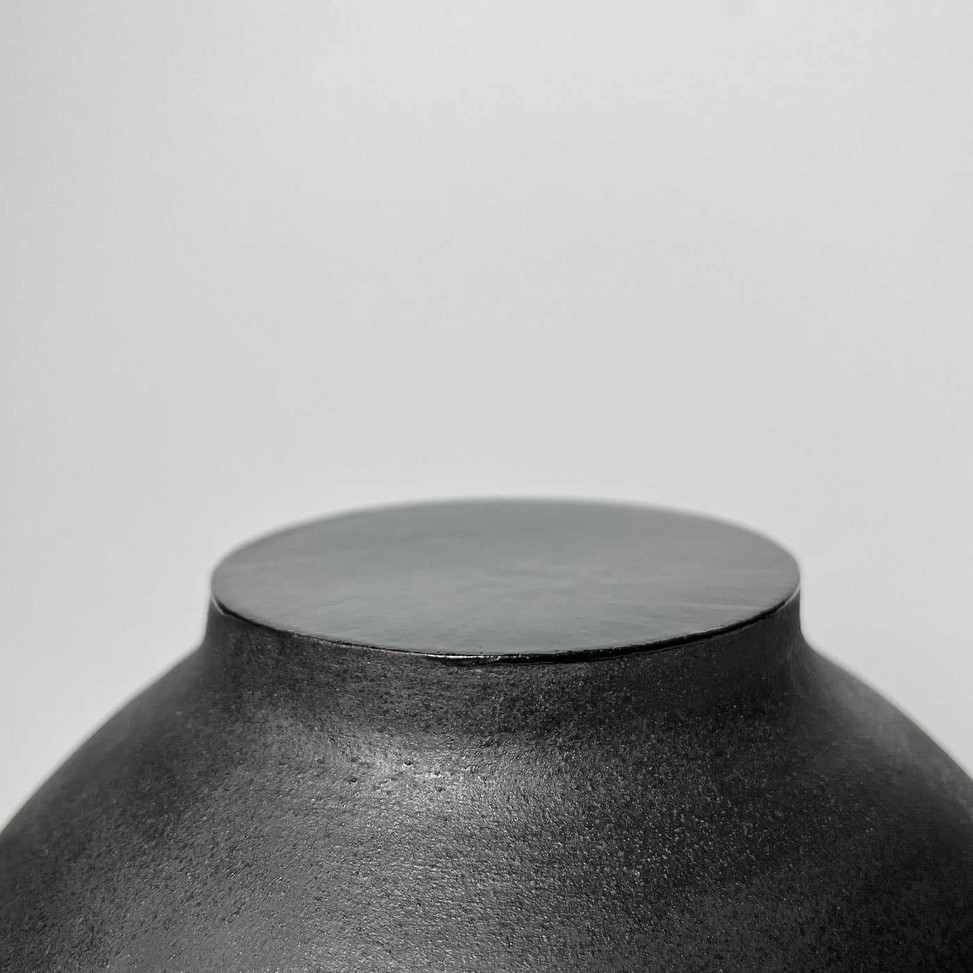 Grès Schwarze Vase - Alternative Ansicht 3