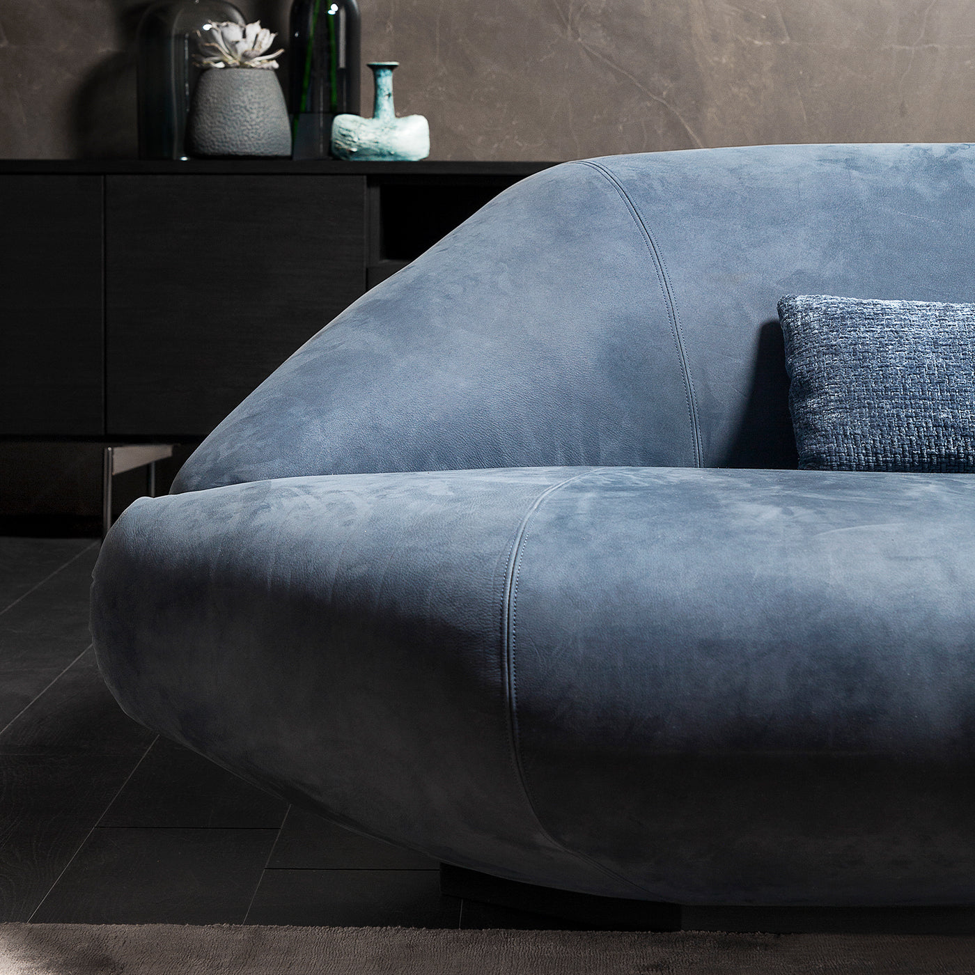 Bolid Blue Sofa by Gianluigi Landoni - Alternative view 2