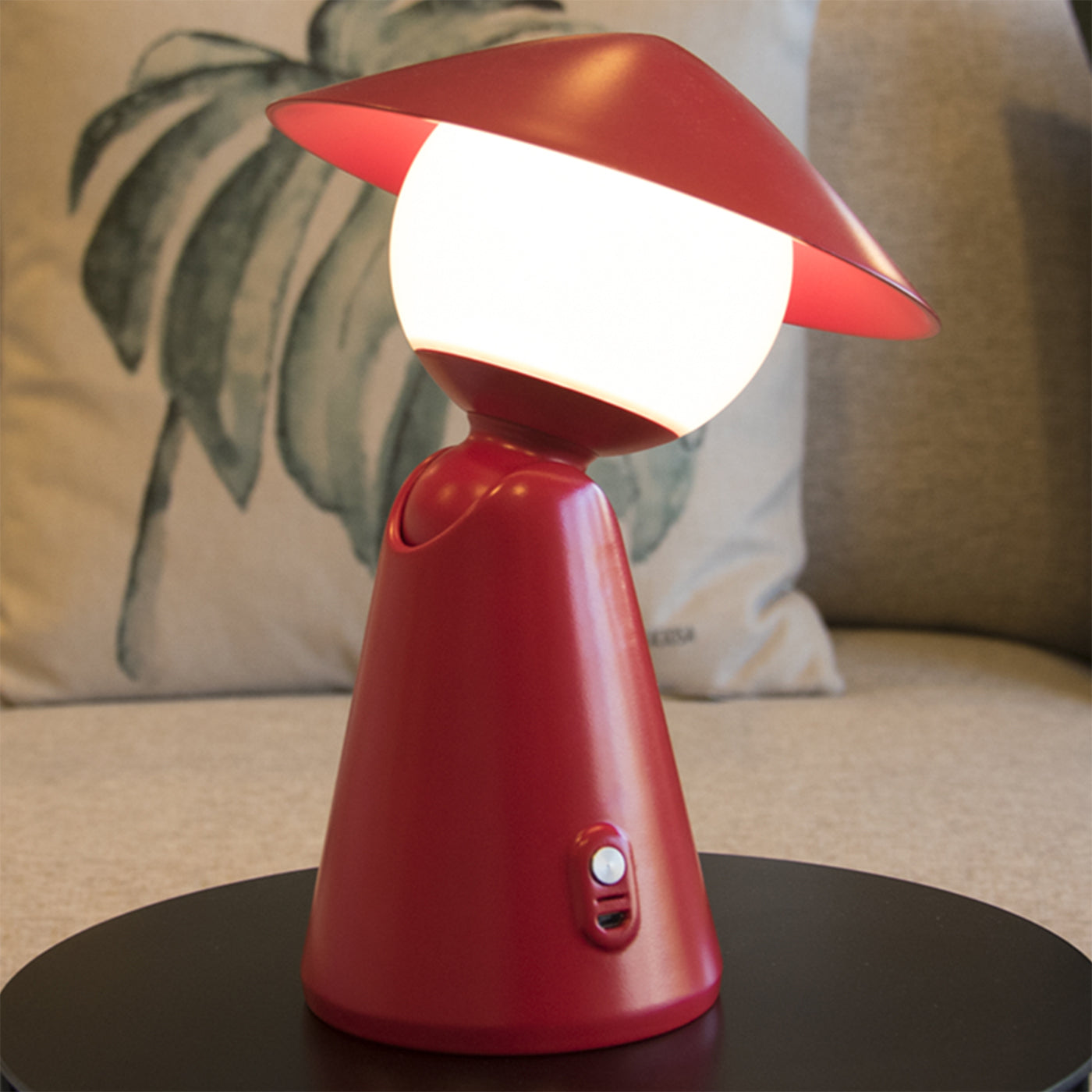 Lampe à poser rechargeable Red Puddy par Albore Design - Vue alternative 2