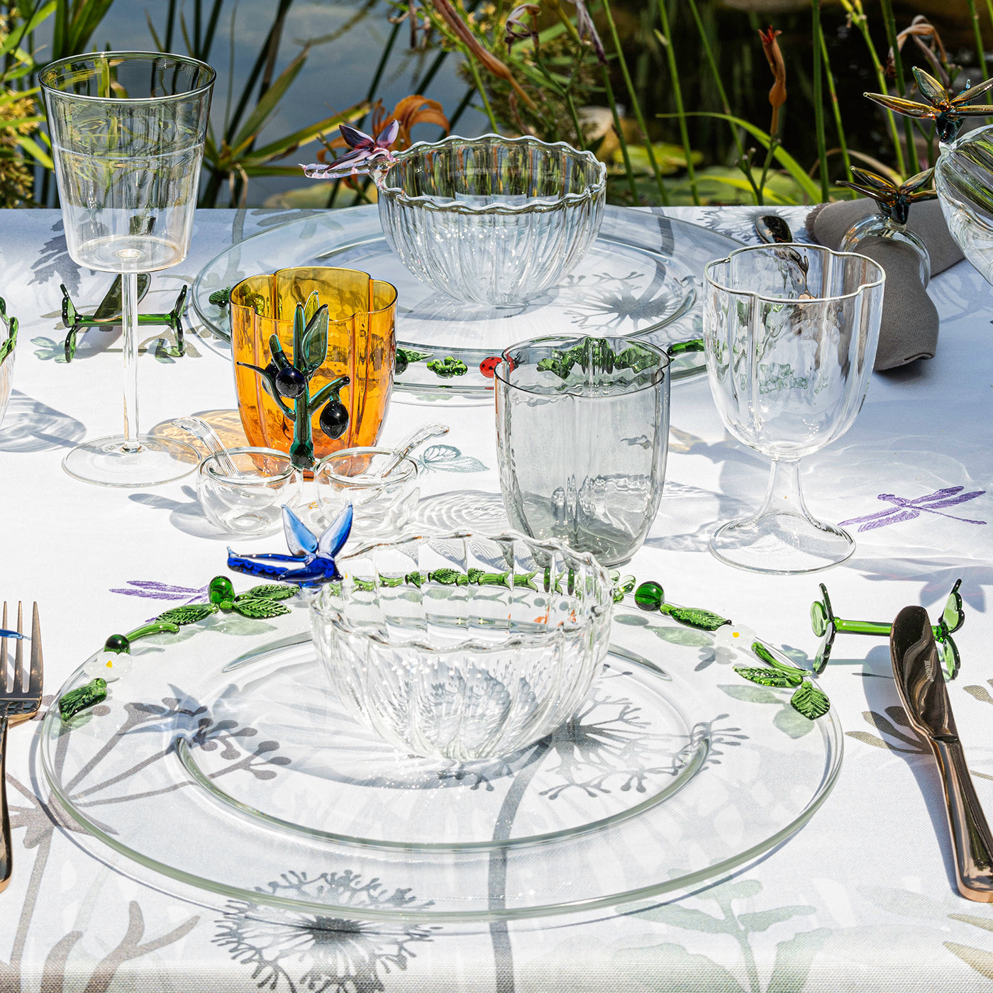 Assiette de service Flora en verre artisanal - Vue alternative 4