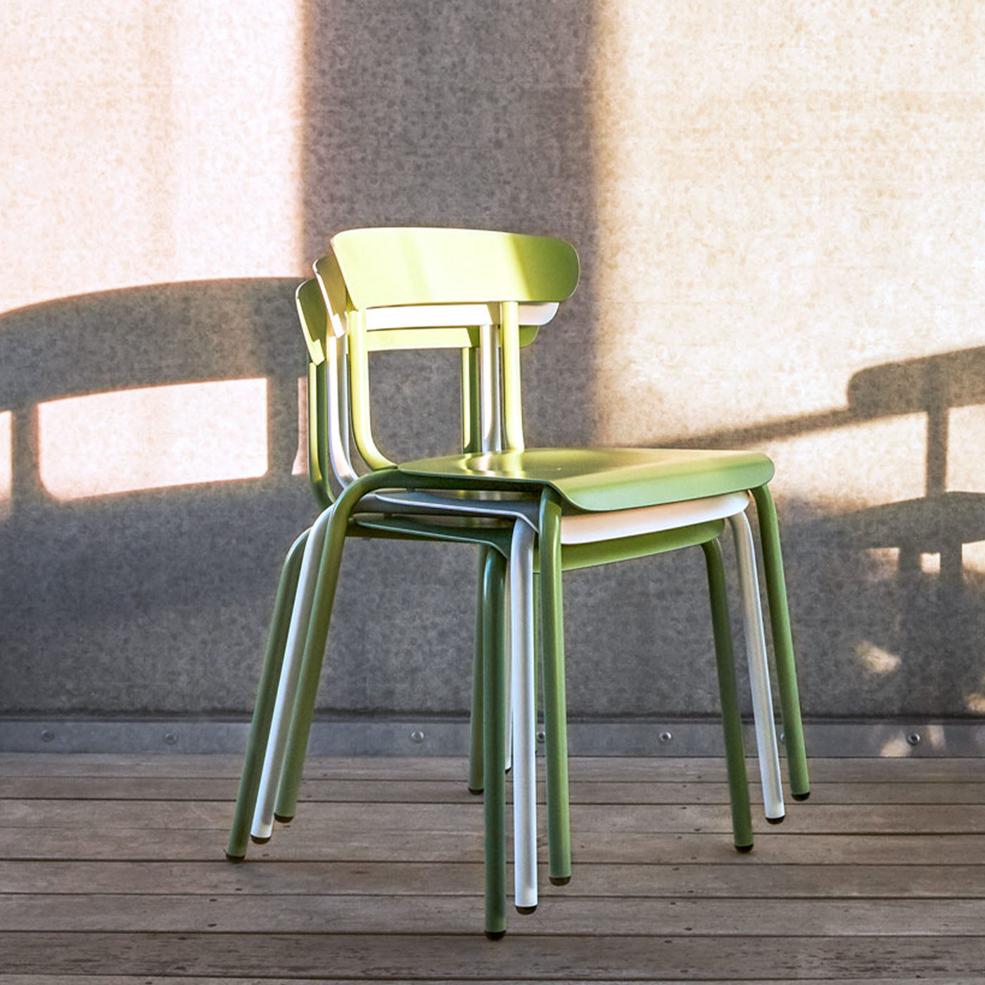 Olive Green AluMito Chair with Armrests by Pascal Bosetti - Alternative view 1