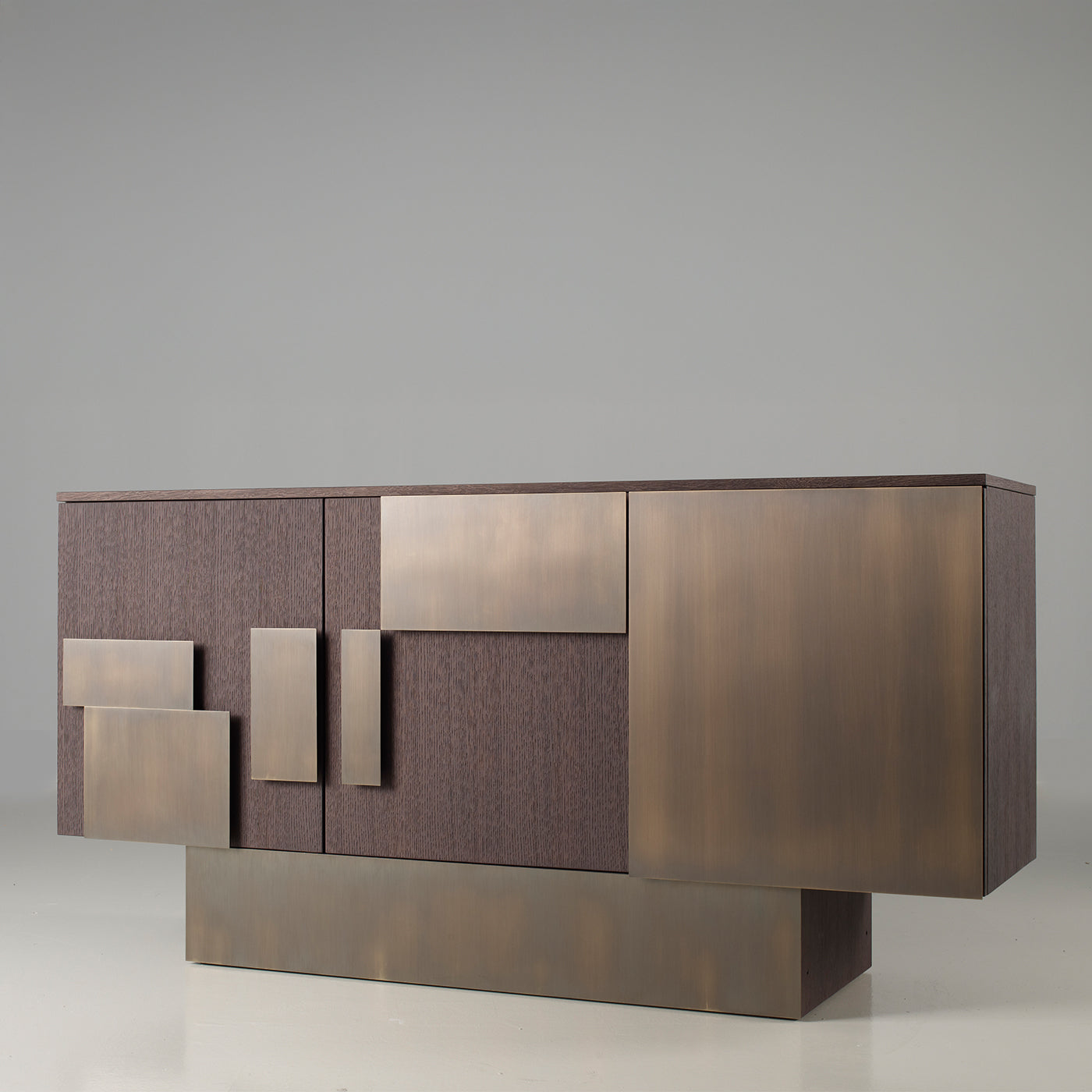 Evo-Mod brown veneered wood and brass details sideboard - Alternative view 1
