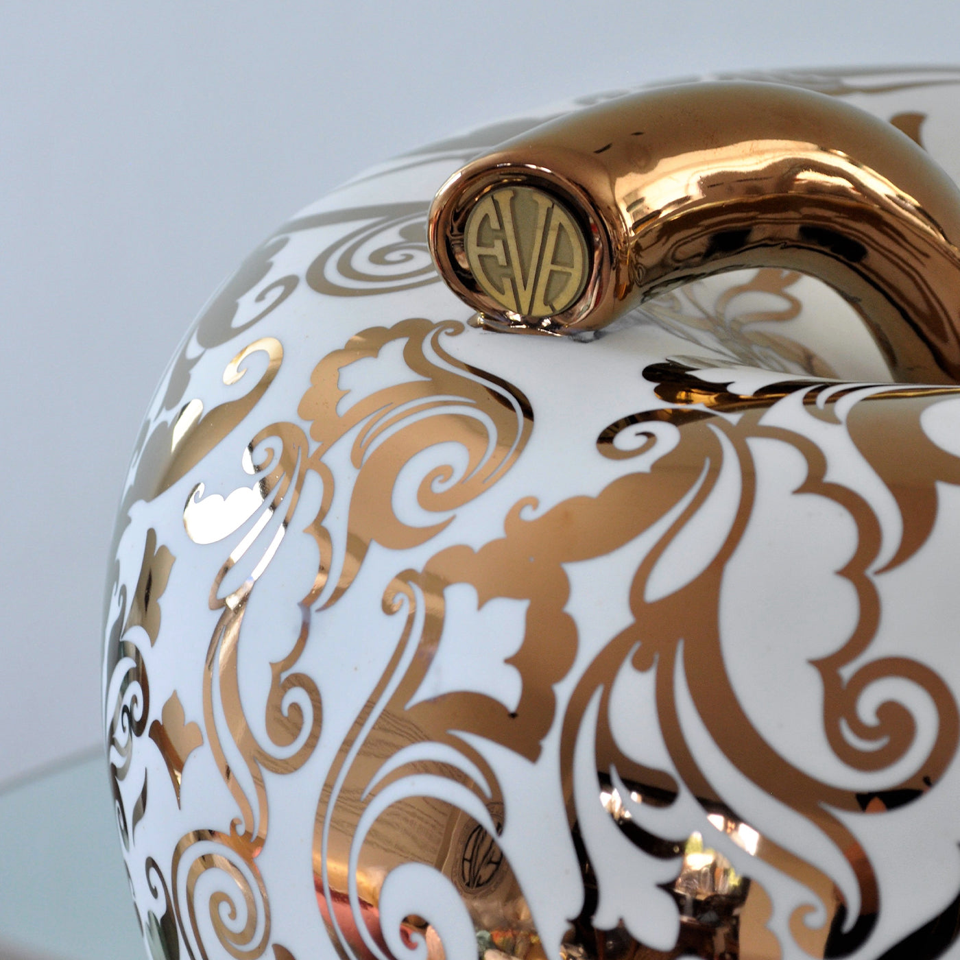 Eva Luxury Texture Arabesque Bronze Moneybox/Sculpture - Alternative view 3