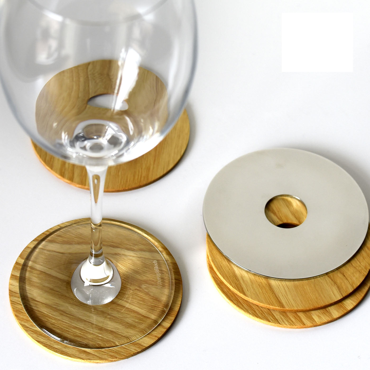 Set of 4 Wooden Coasters - Alternative view 3