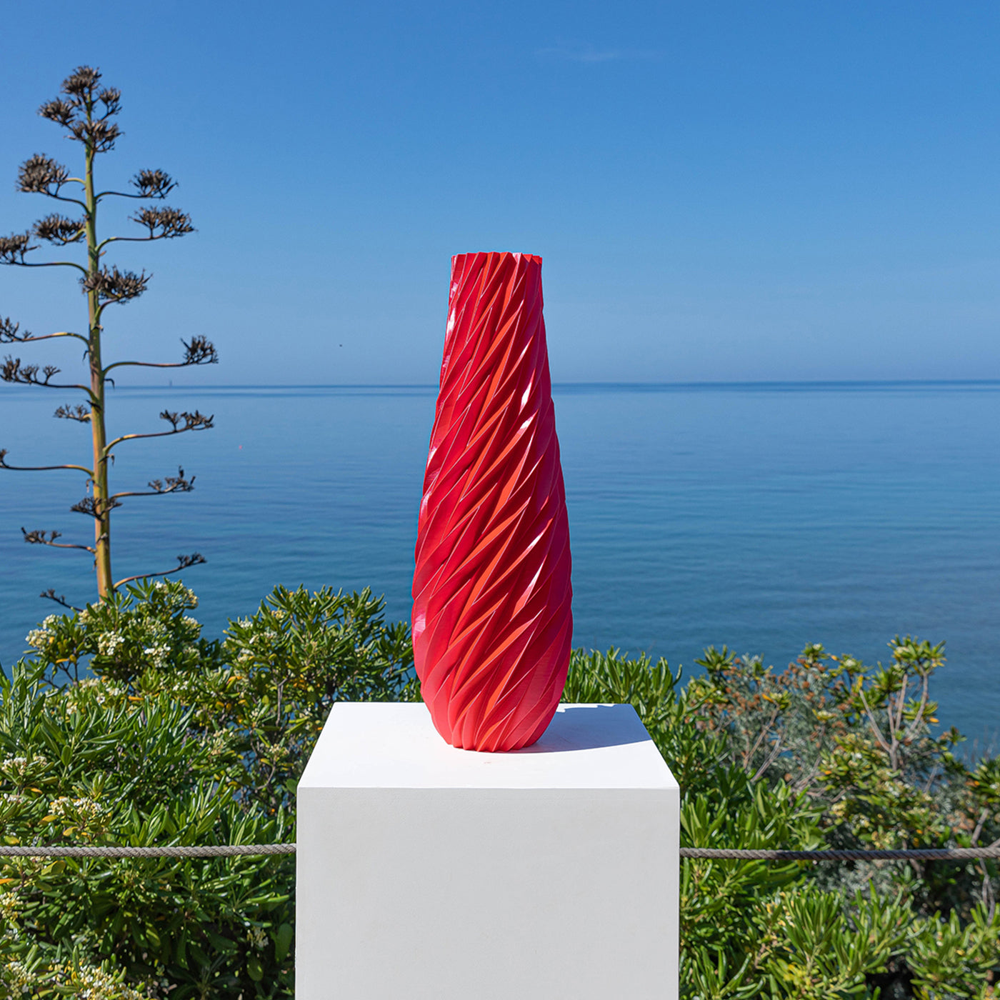 Saphira Red Vase-Sculpture - Alternative view 2