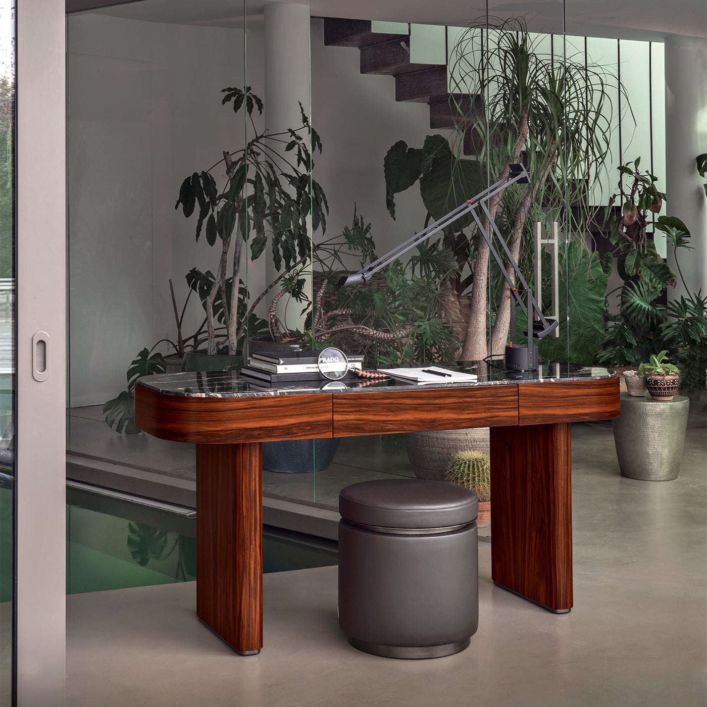 Delano Schreibtisch mit Marmorplatte - Alternative Ansicht 1