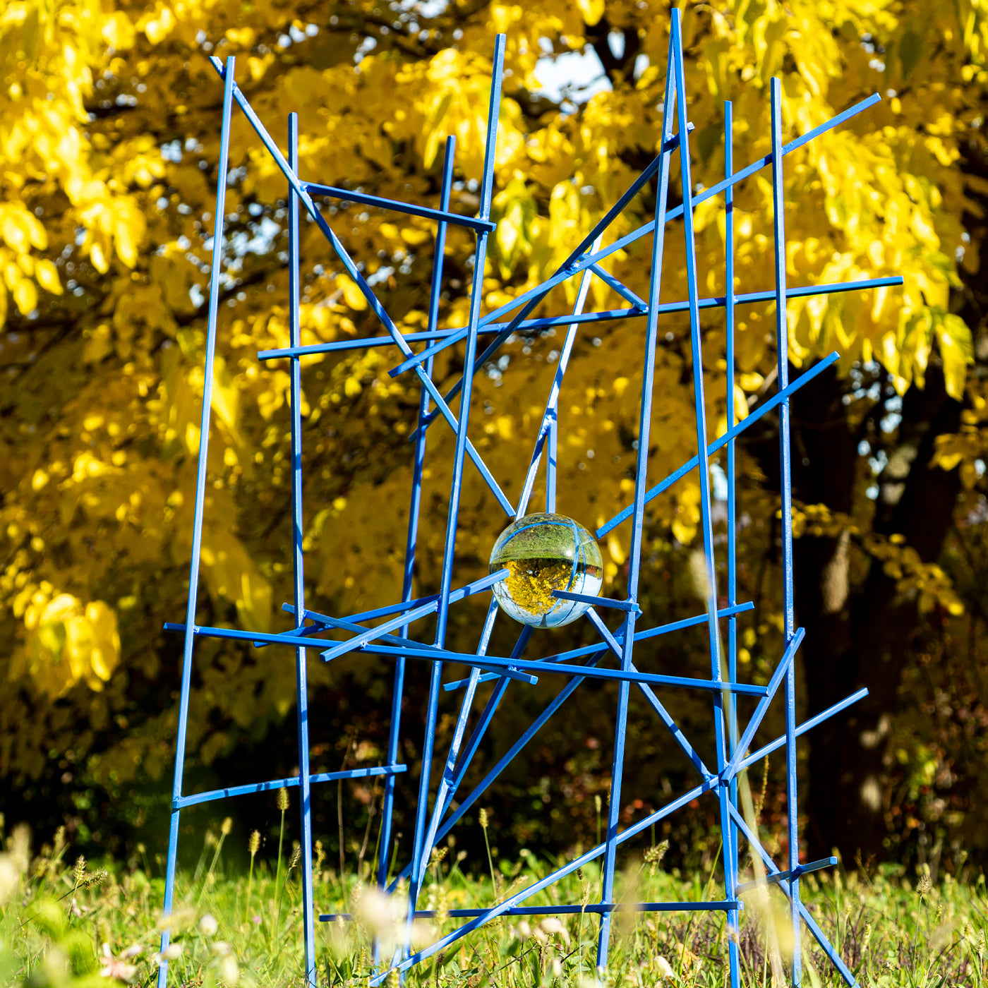 Palla Prigioniera Blu Sculpture by Gianfranco Coltella - Alternative view 1