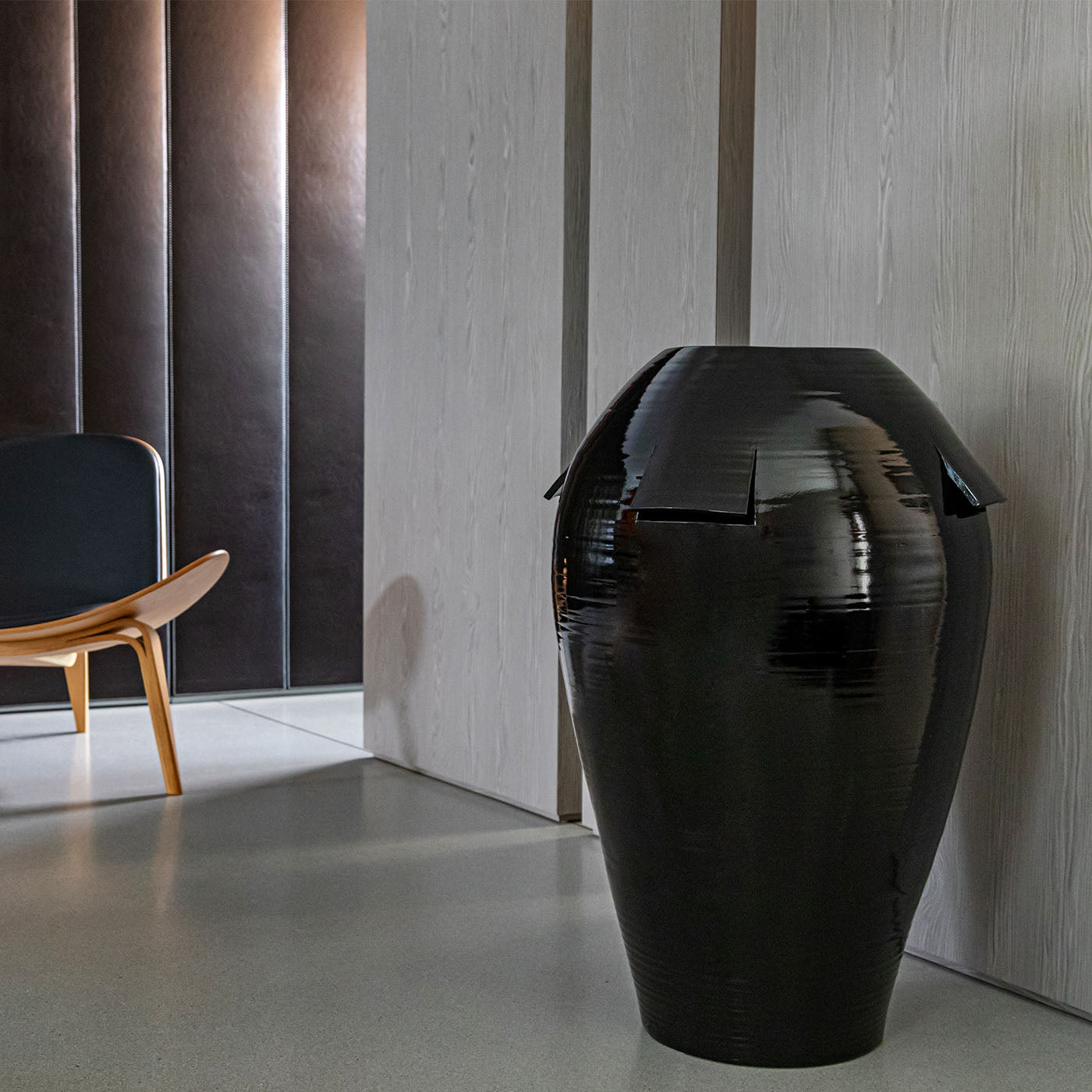 Giara Black Vase - Alternative view 2