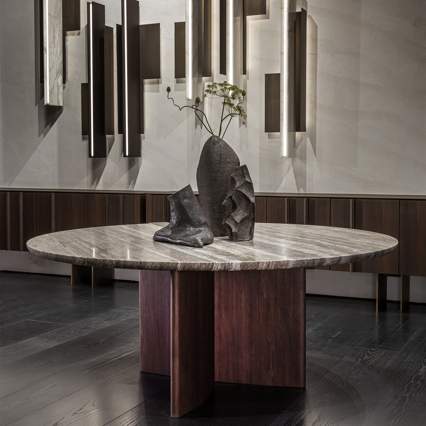 Antinomia T round marble and brown veneered base dining table - Alternative view 1