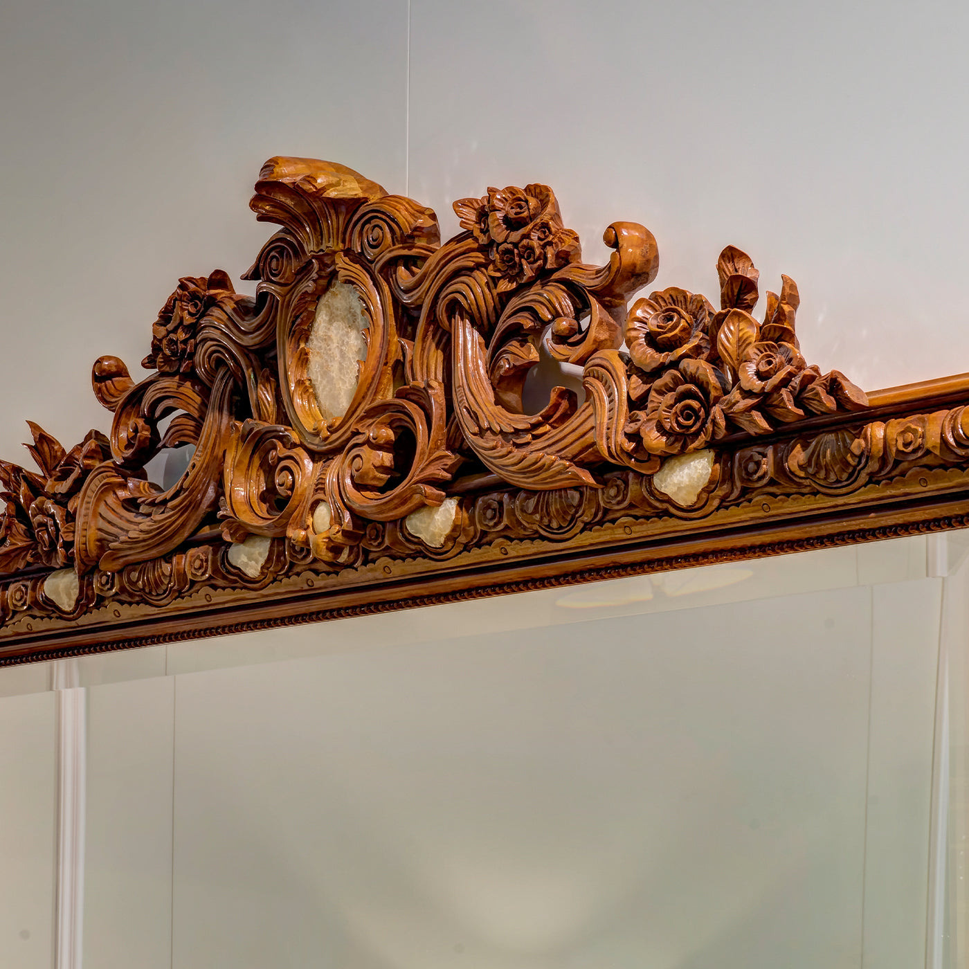 Rechteckiger Spiegel aus Lindenholz im Louis XVI-Stil - Alternative Ansicht 2