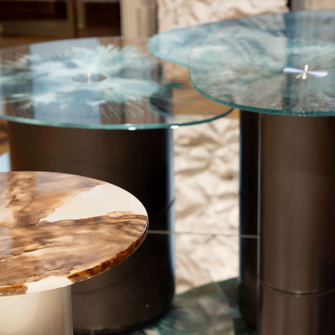 Marea Small Mother-of-pearl Side Table - Alternative view 2