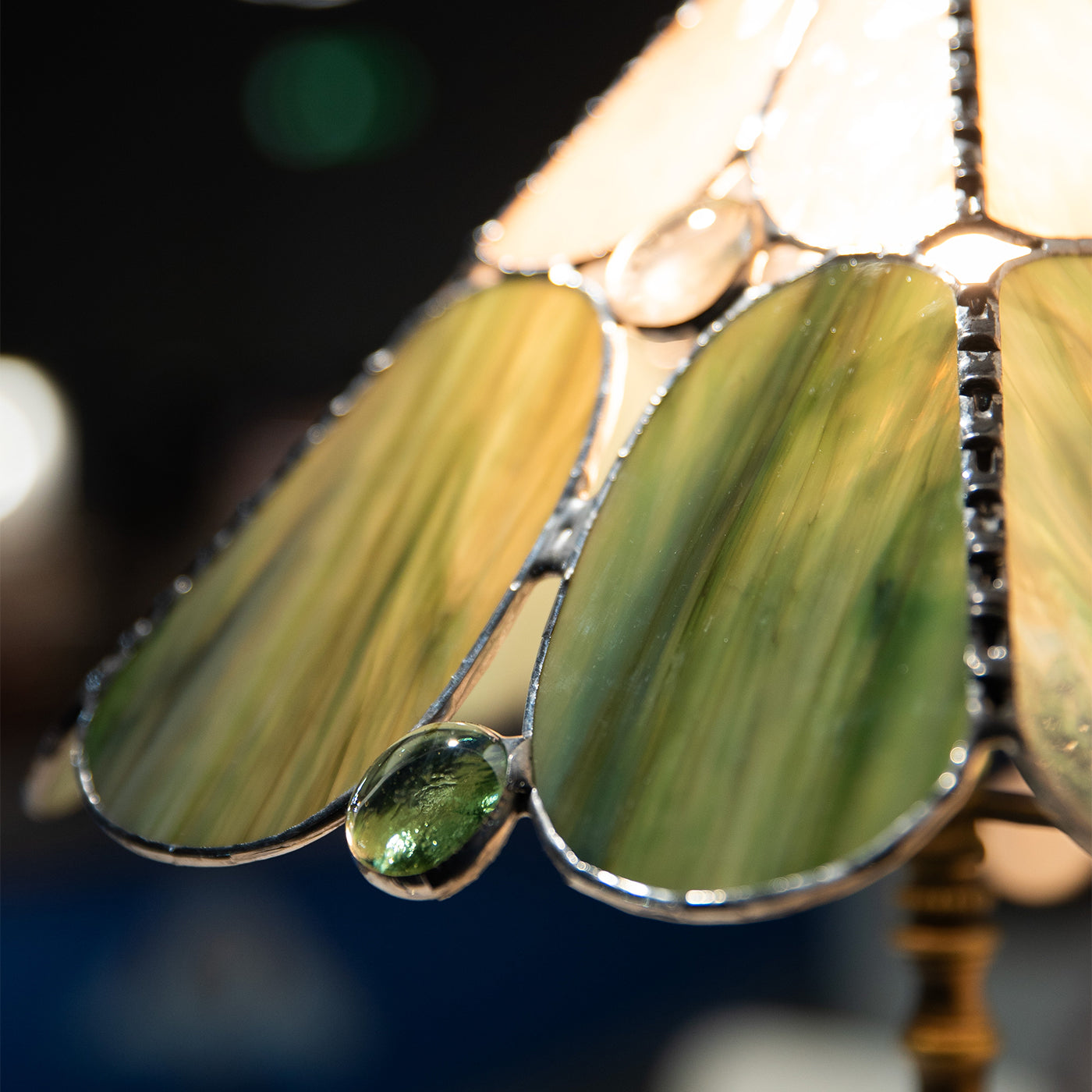 Lámpara de mesa Tiffany Preziosa en vidrio verde y blanco - Vista alternativa 1