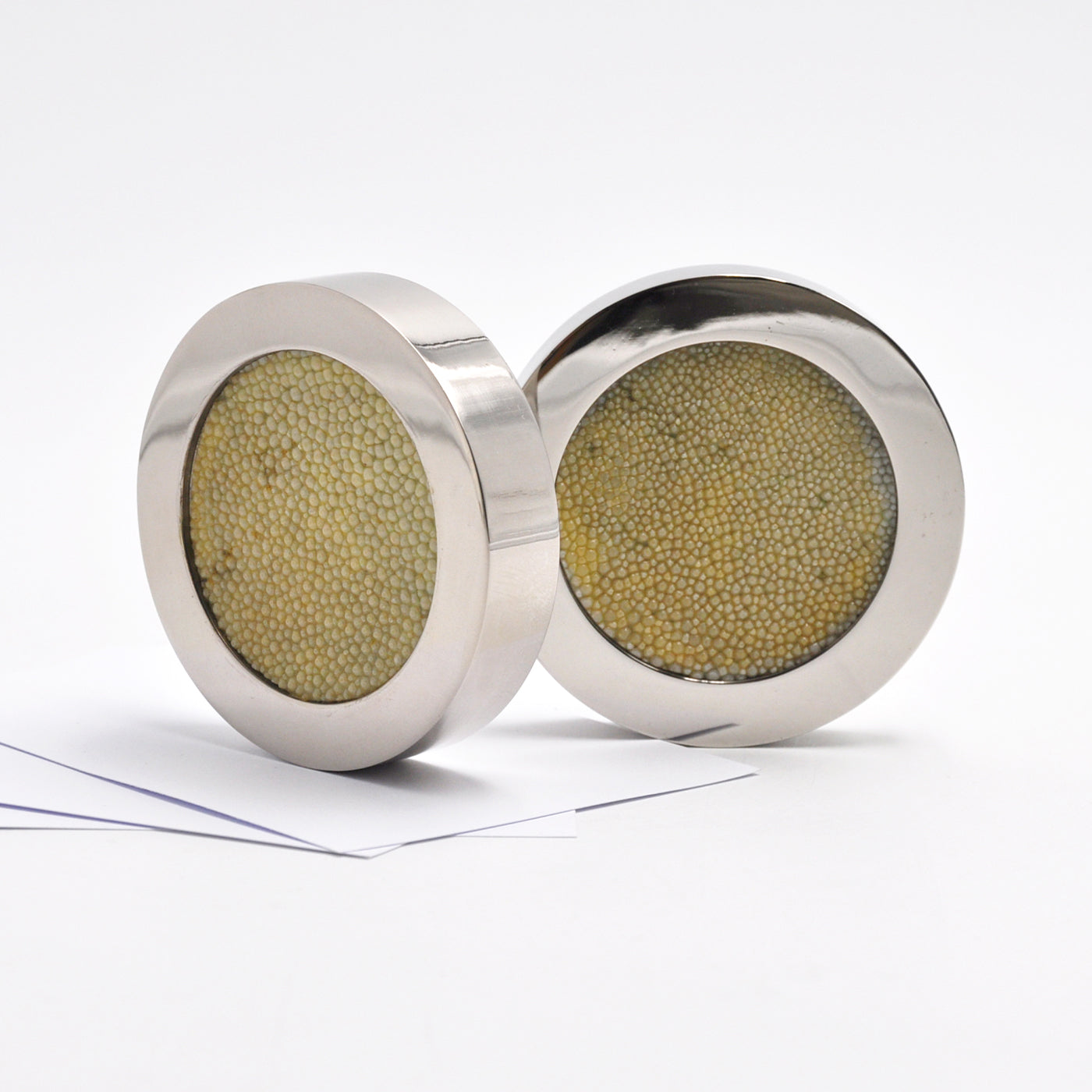 Circular Light-Green Shagreen Leather Paperweight by Nino Basso - Alternative view 4