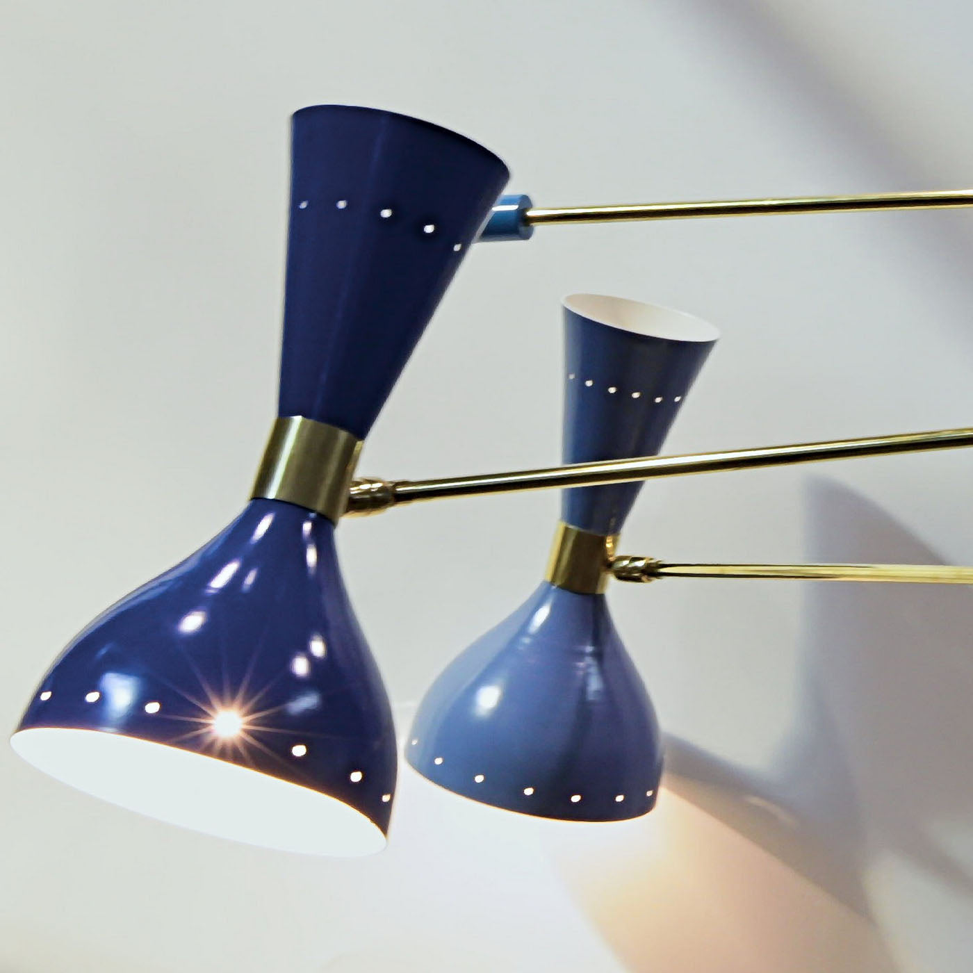 Lampadario Giano Triennale a 6 luci in ottone e blu - Vista alternativa 4