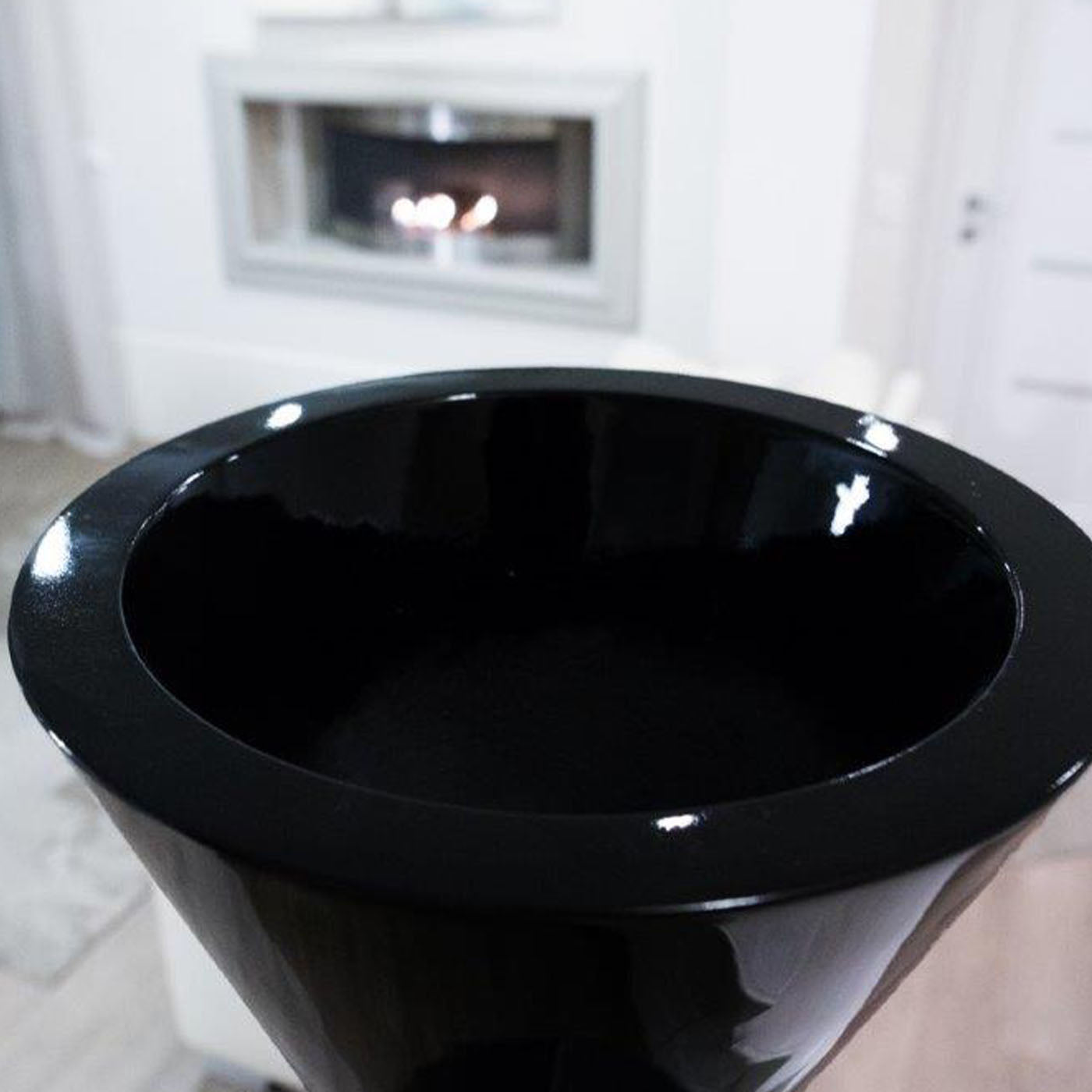 Vase noir FoRMA Poliedro de Simone Micheli - Vue alternative 1