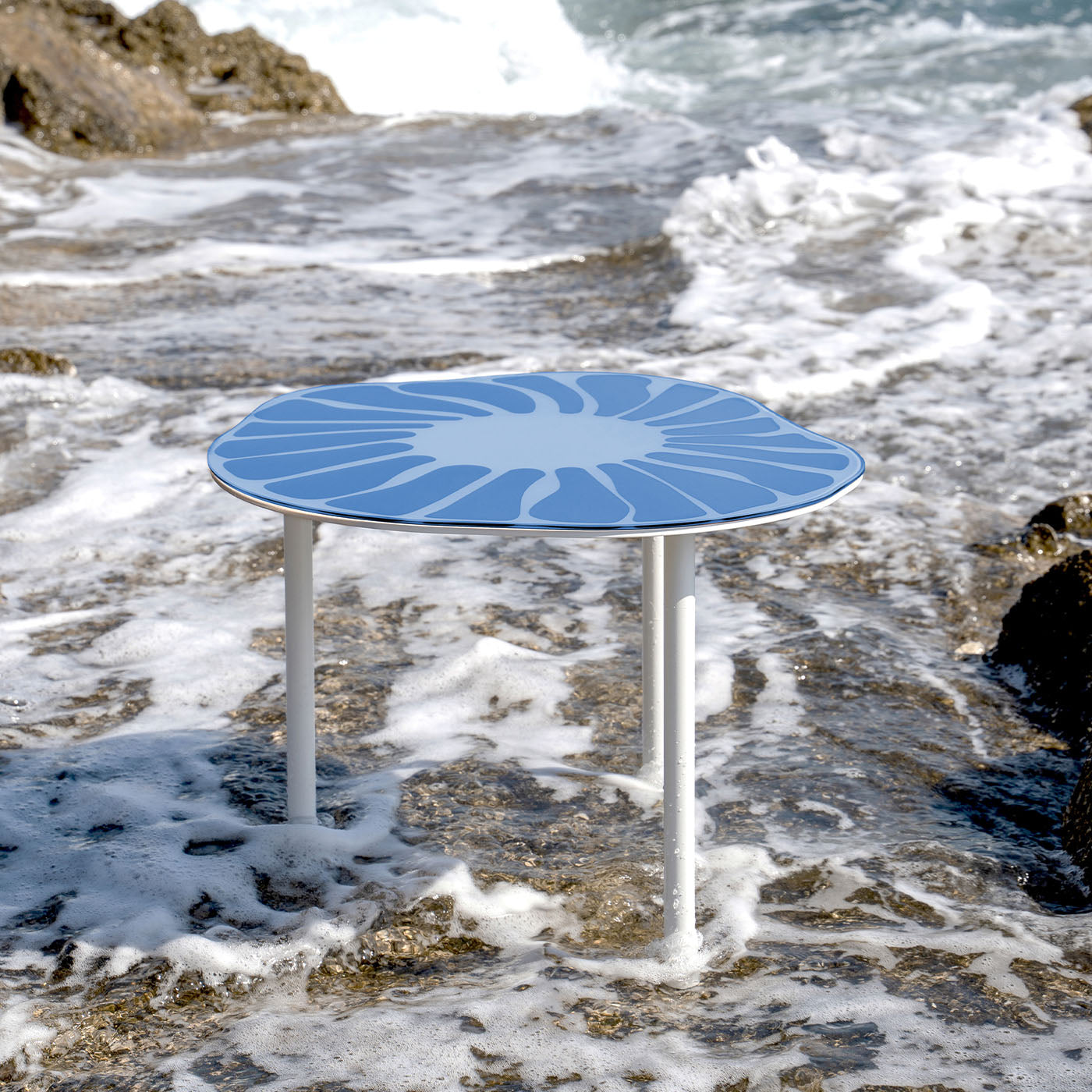 Cesareo Large Blue Glass Side Table - Alternative view 2