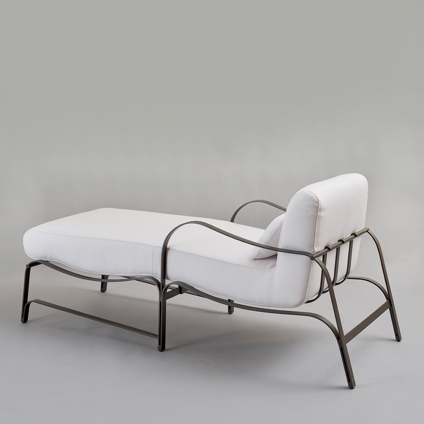 Chaise longue Amalfi blanca y gris de Studio 63 en acero inoxidable - Vista alternativa 2
