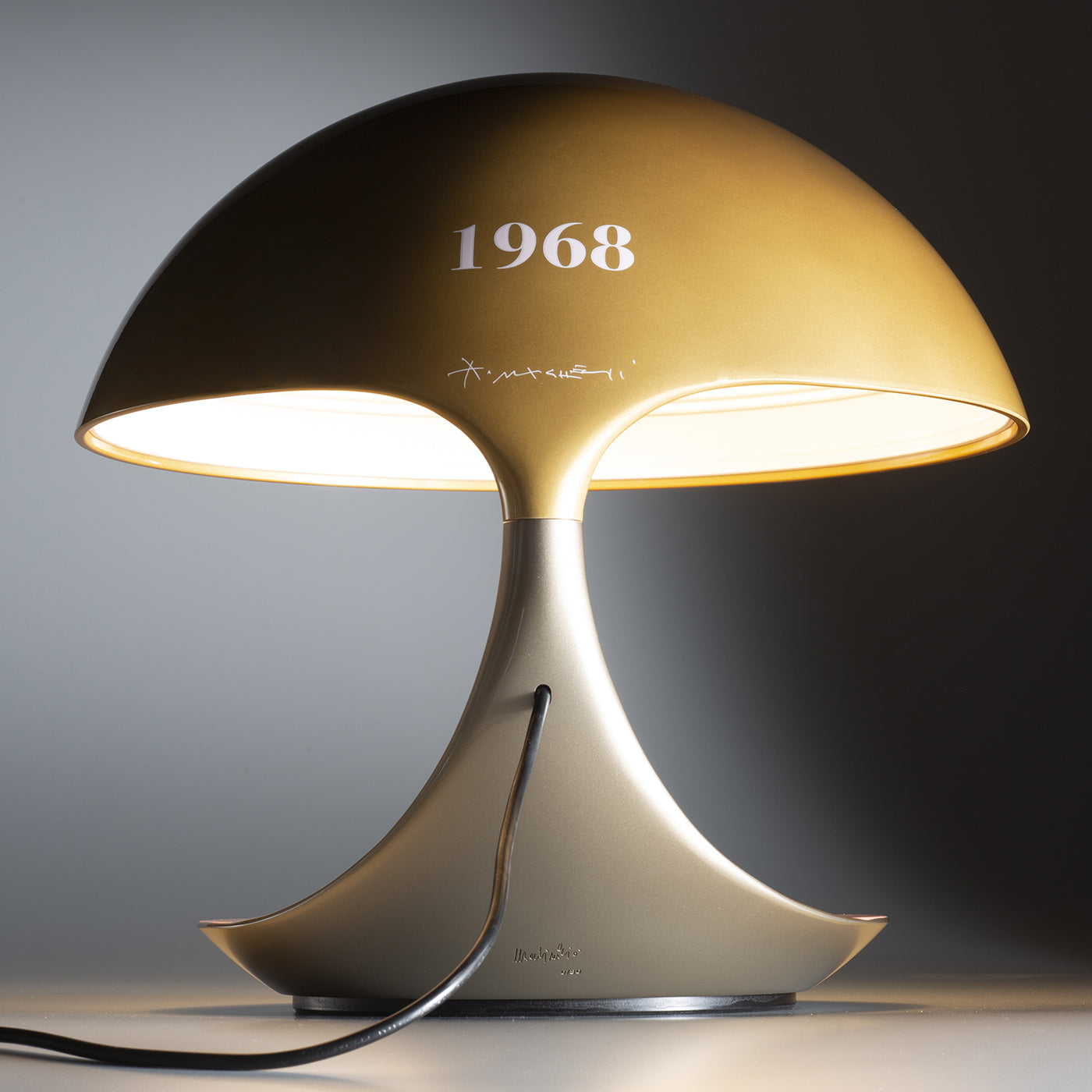 Cobra Texture Golden Table Lamp by Angelo Micheli - Alternative view 1