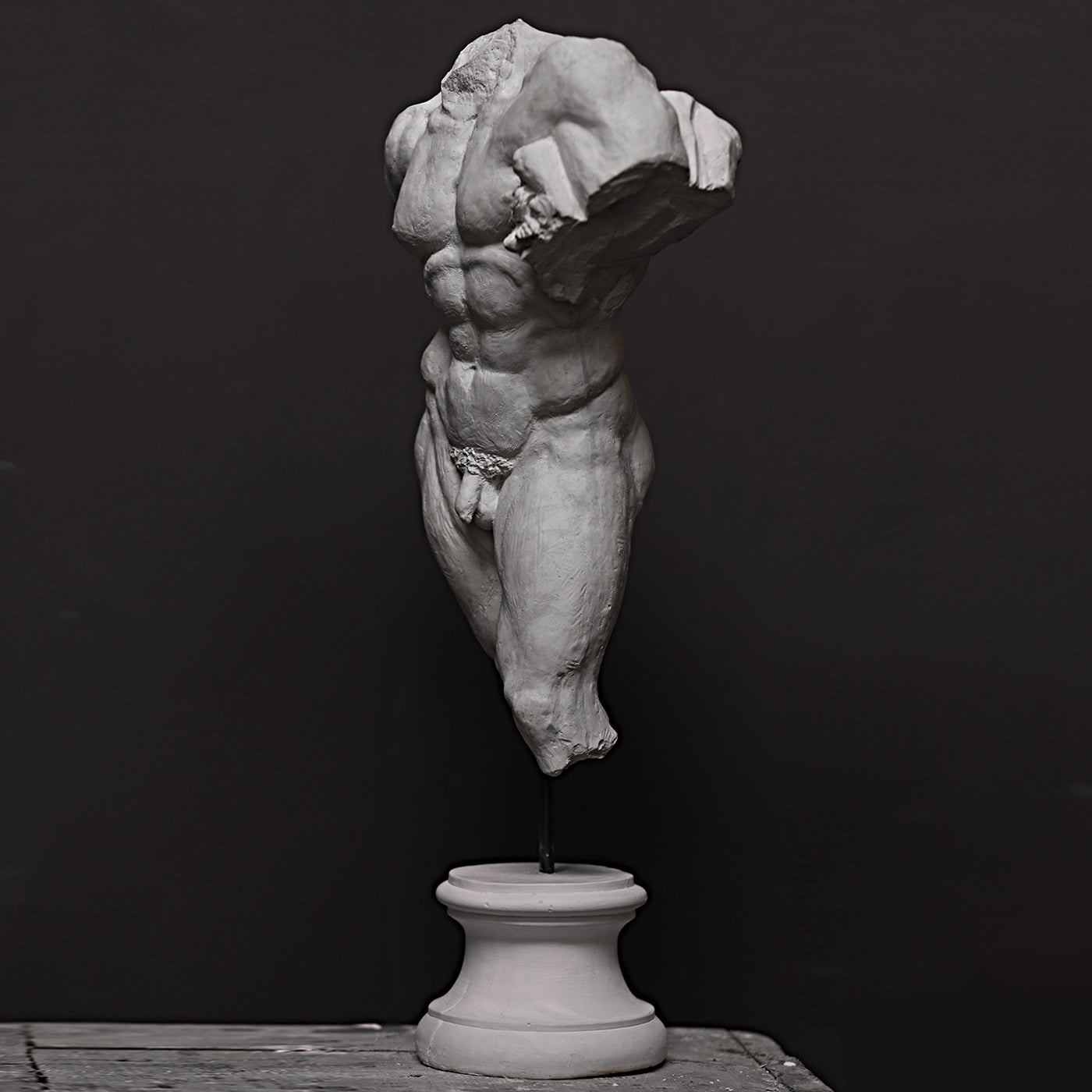 Hercules Farnese Sculpture - Alternative view 2