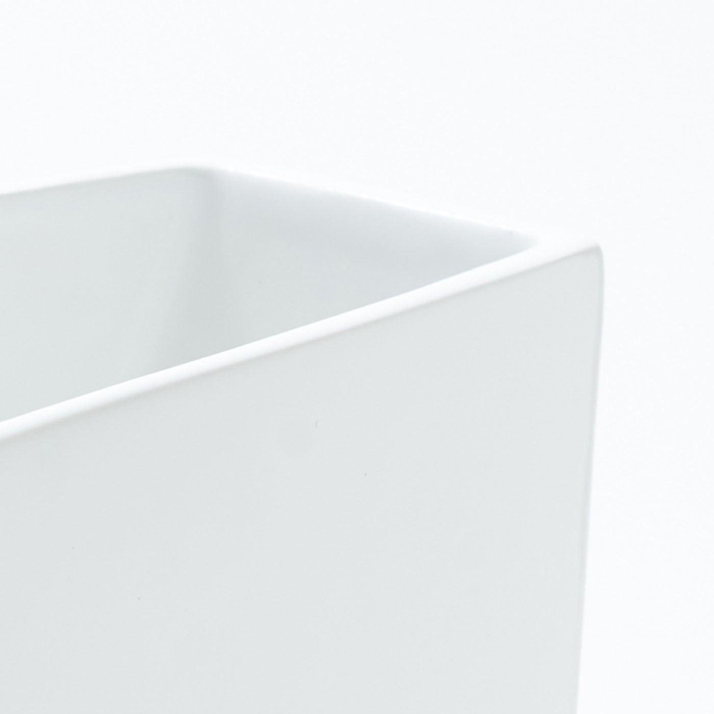 Verso B White Vase by Antonio Saporito - Alternative view 1