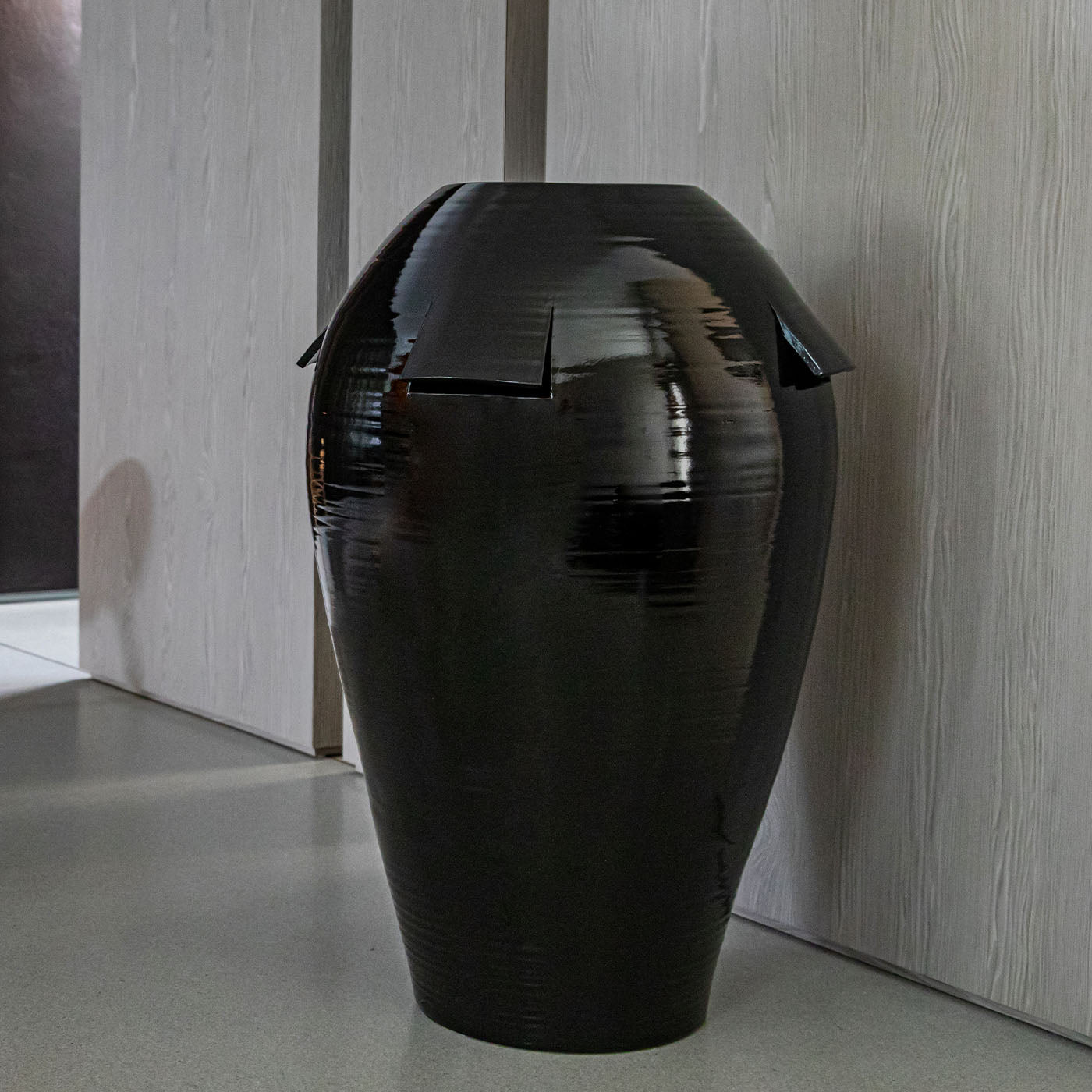 Giara Black Vase - Alternative view 1