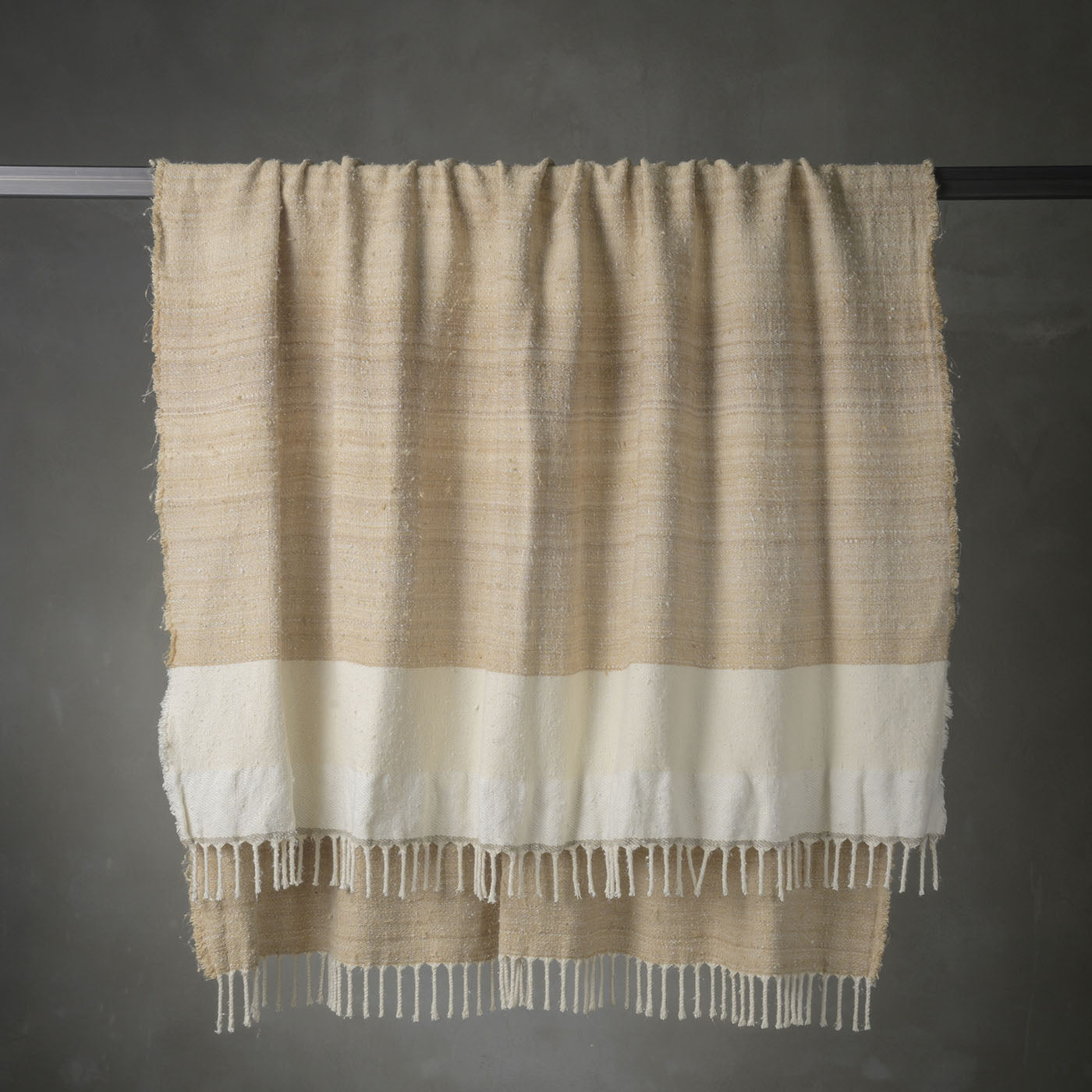 Senja.D2 Fringed Sand Silk & Linen Blanket - Alternative view 3