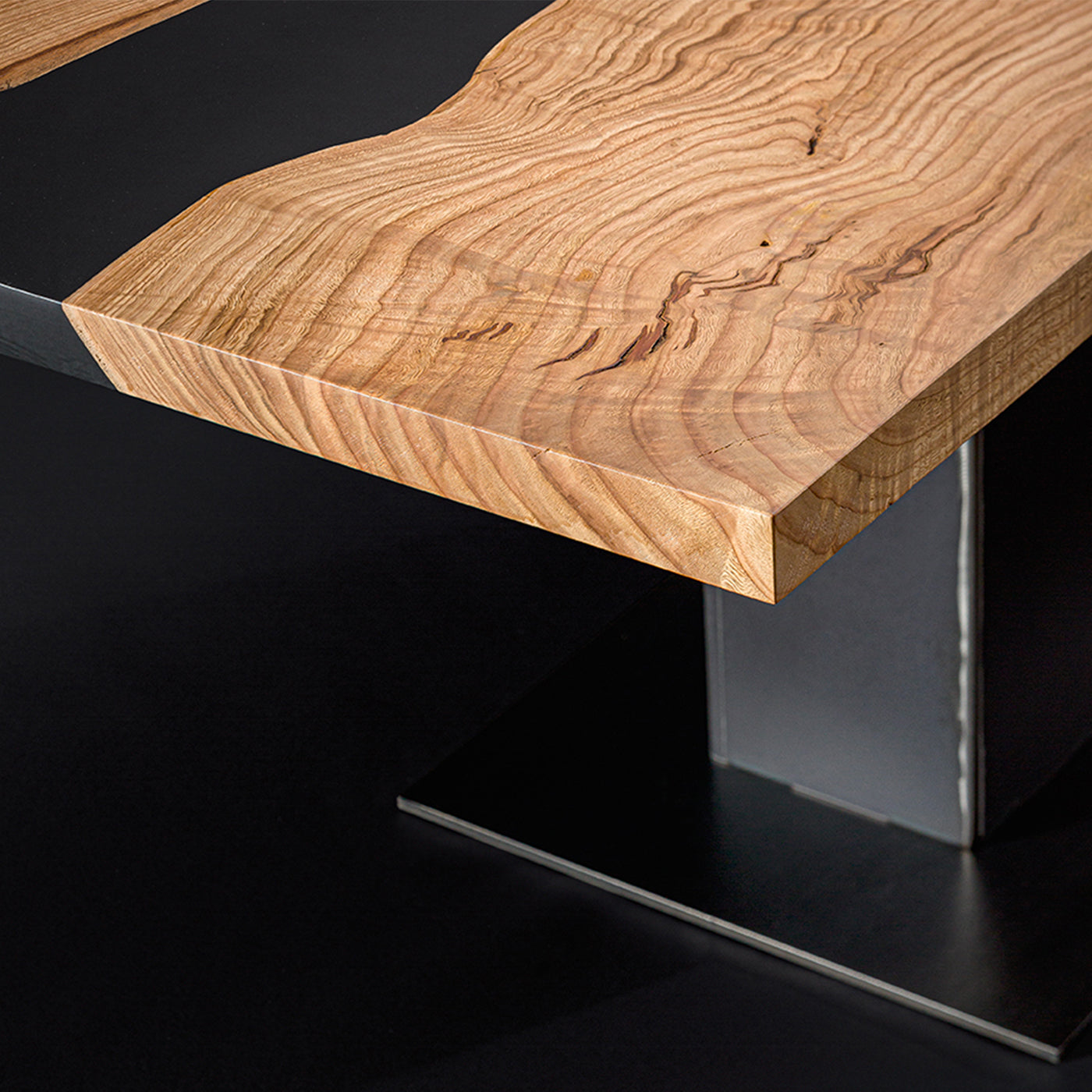 Chestnut and resin dining table - Alternative view 2