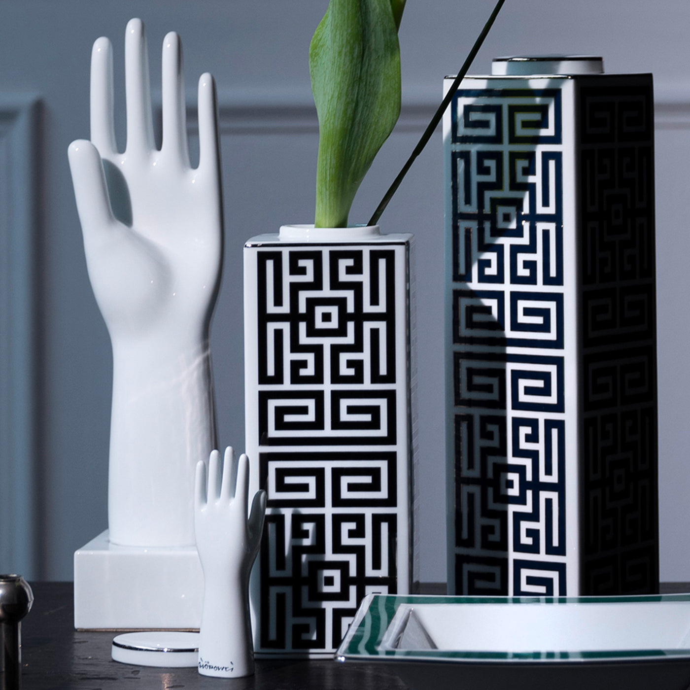 Mano Glazed Porcelain Decorative Hand - Limited Edition by Gio Ponti - Alternative view 1