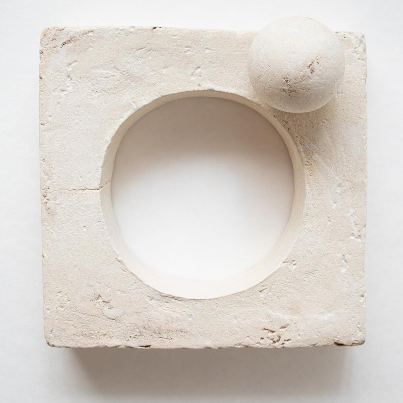 Aequilibrium I White Stoneware Sculpture - Alternative view 3