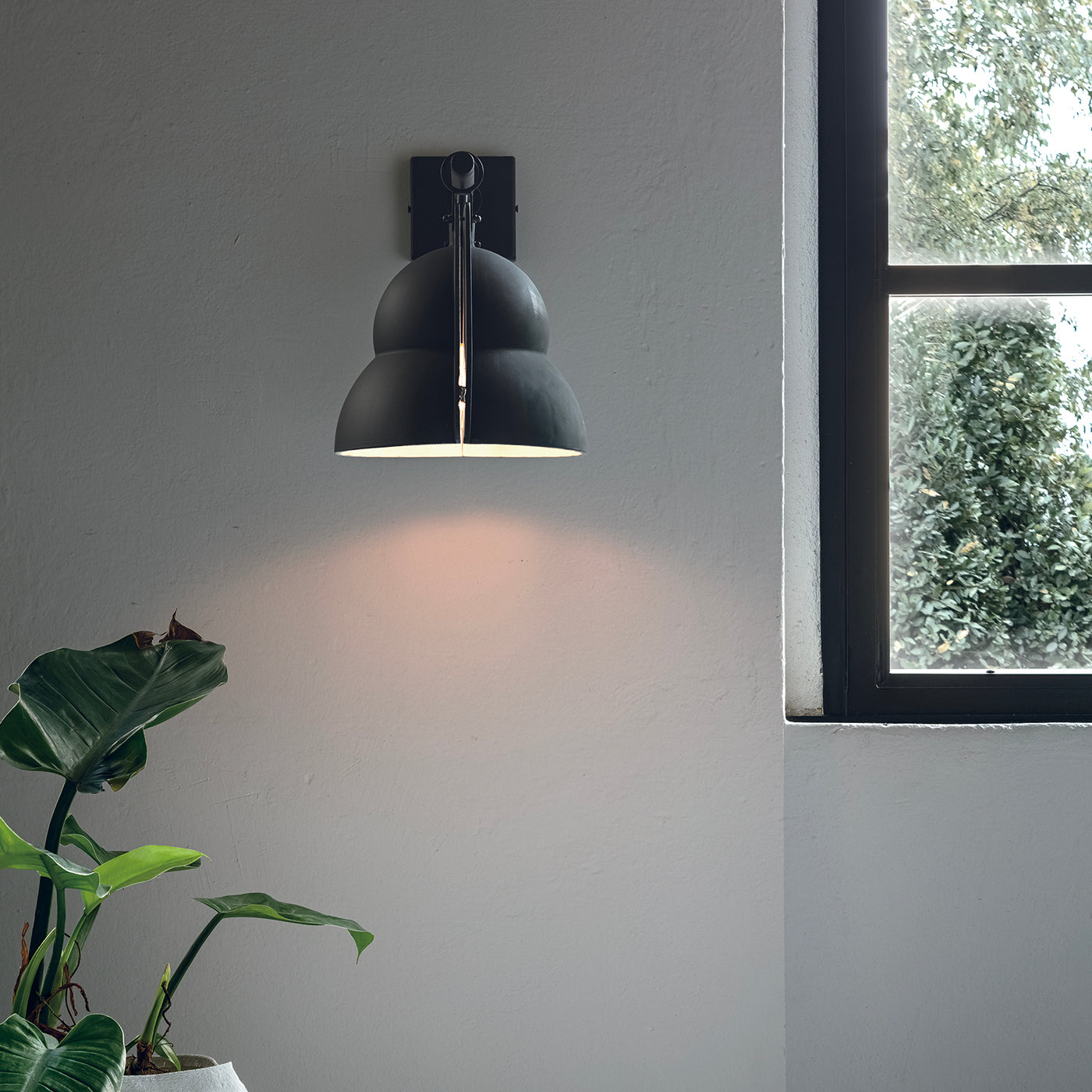 Black Ceramic Street Lamp Arm Wall Lamp - Alternative view 1