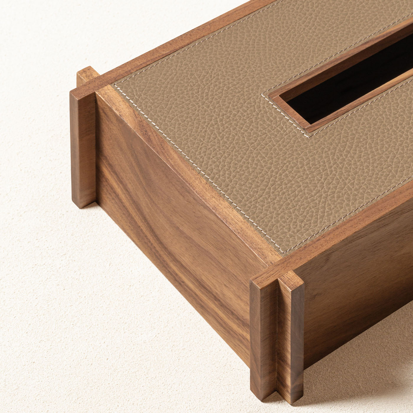 Structura Leather &amp; Wood Light Brown Rectangular Tissue Holder (Porte-mouchoirs rectangulaire en cuir et bois)  - Vue alternative 1