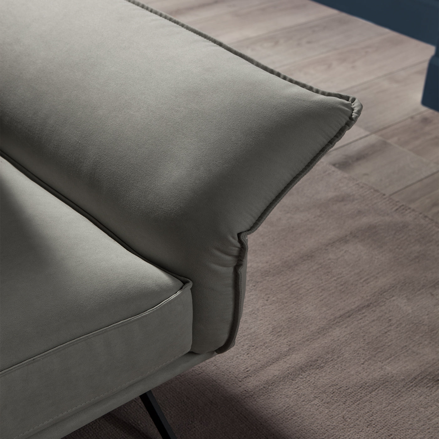 Capitolo Gray Leather Sofa - Alternative view 1
