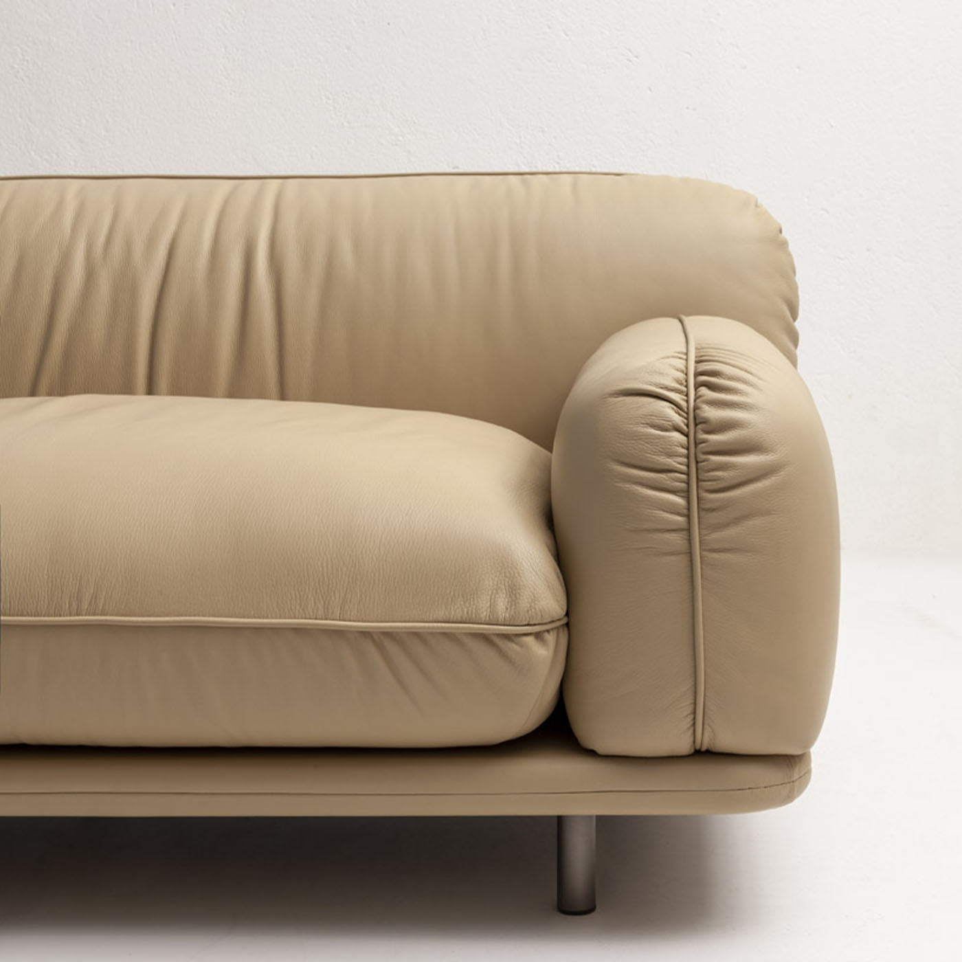 Super MC Beige Leather Sofa - Alternative view 2