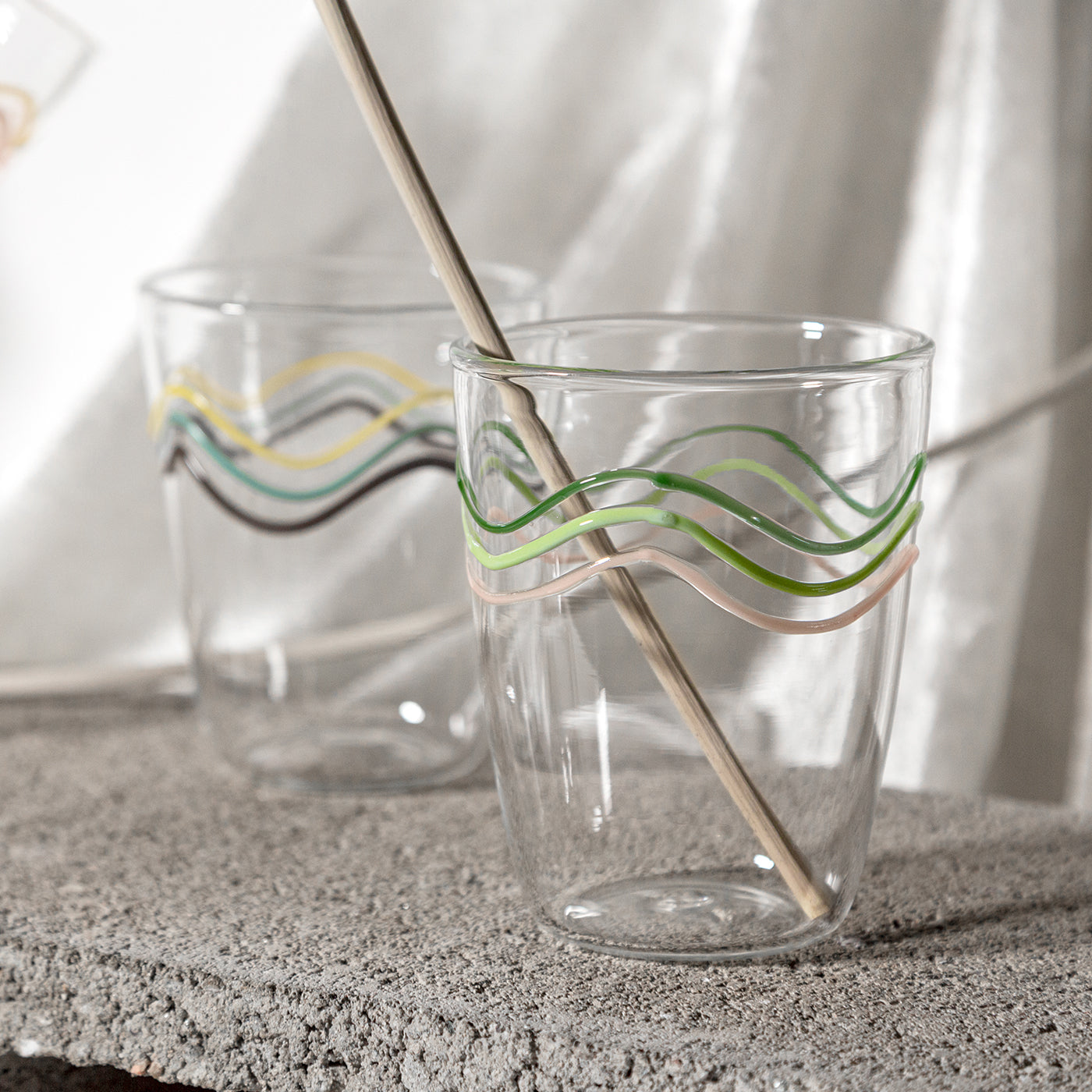 Cabinet De Curiosités Set Of 6 Water Glasses With Colored Waves - Alternative view 4