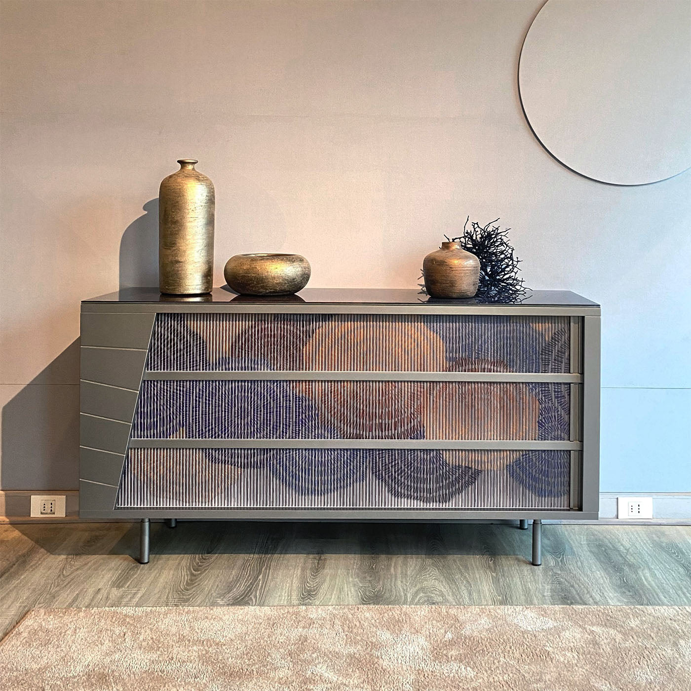 Kyoto Graues Holz und Glas Sideboard - Alternative Ansicht 2