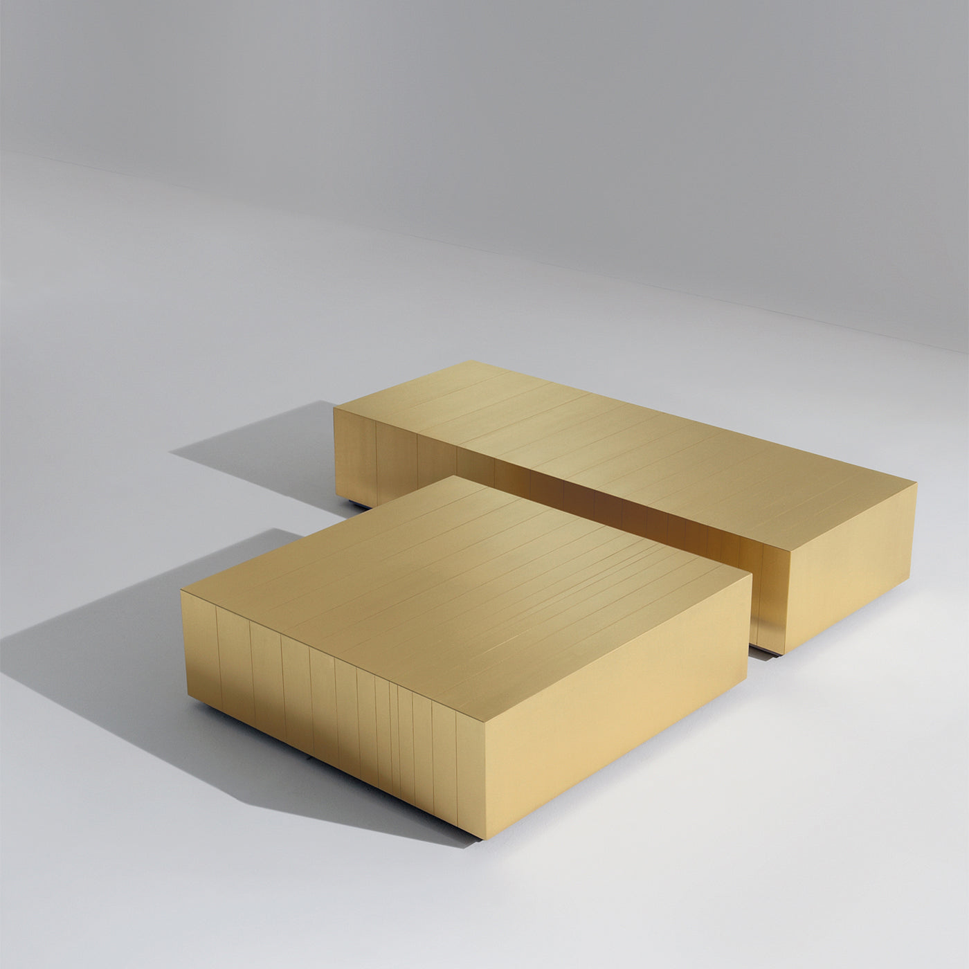 ST 32 Gold Satin Brass Coffee Table - Alternative view 3