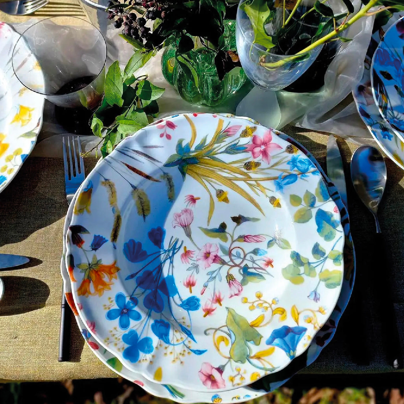 Set of 12 Garden Dinner Plates - Alternative view 2